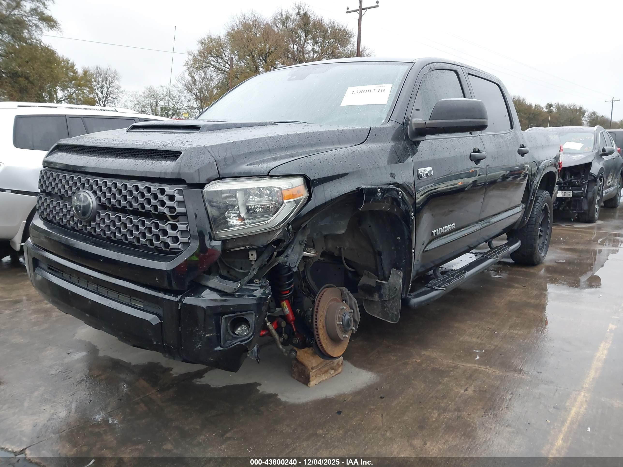TOYOTA TUNDRA image 2
