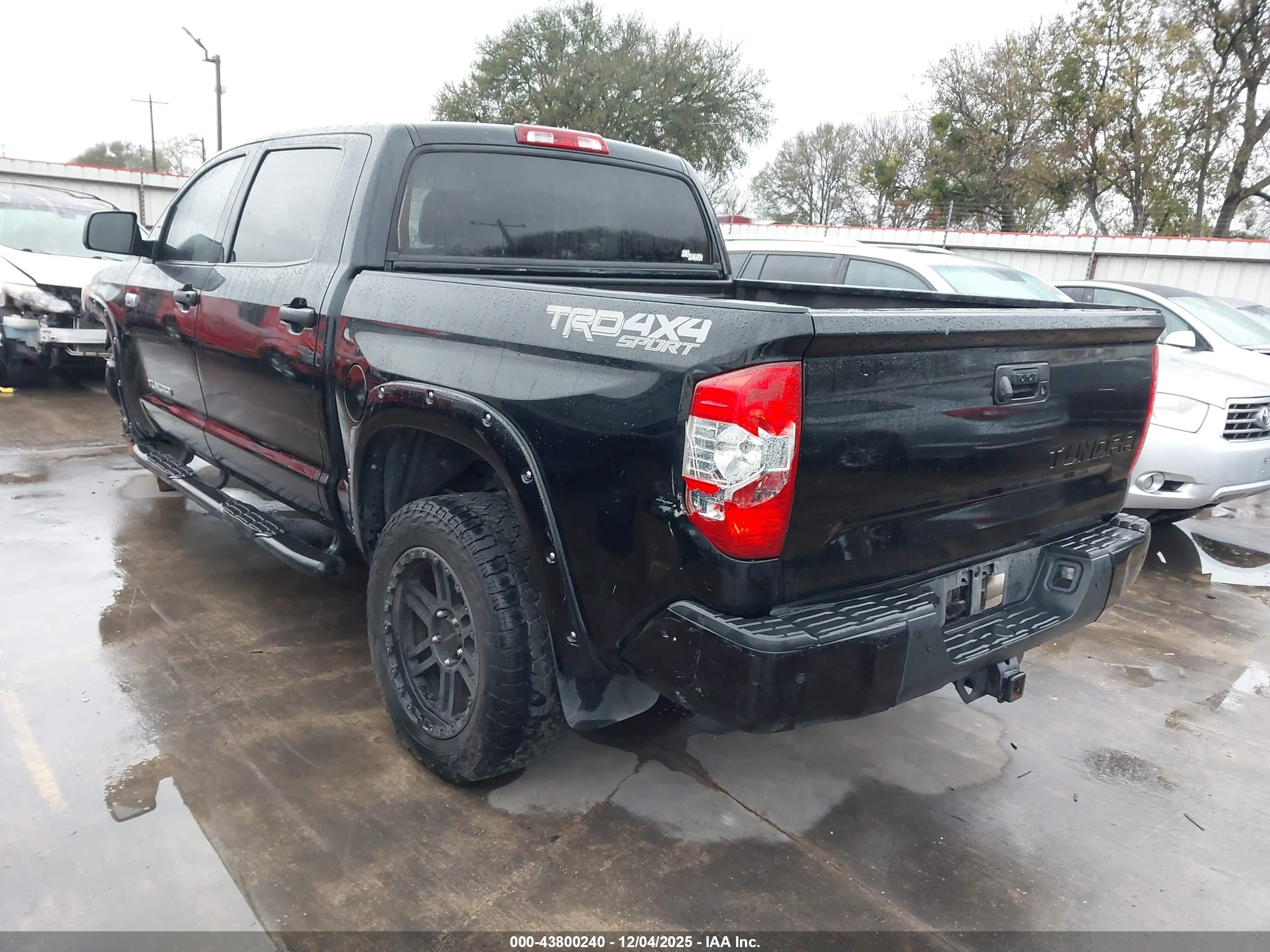 TOYOTA TUNDRA image 3
