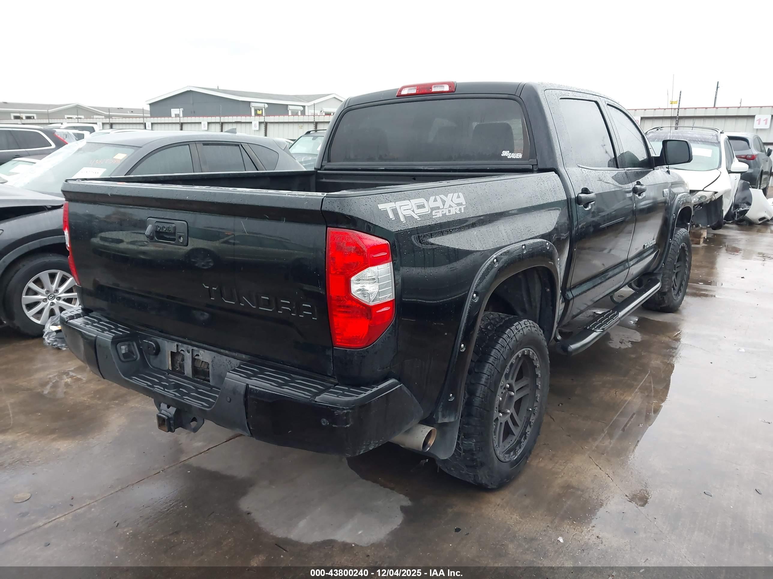 TOYOTA TUNDRA image 4