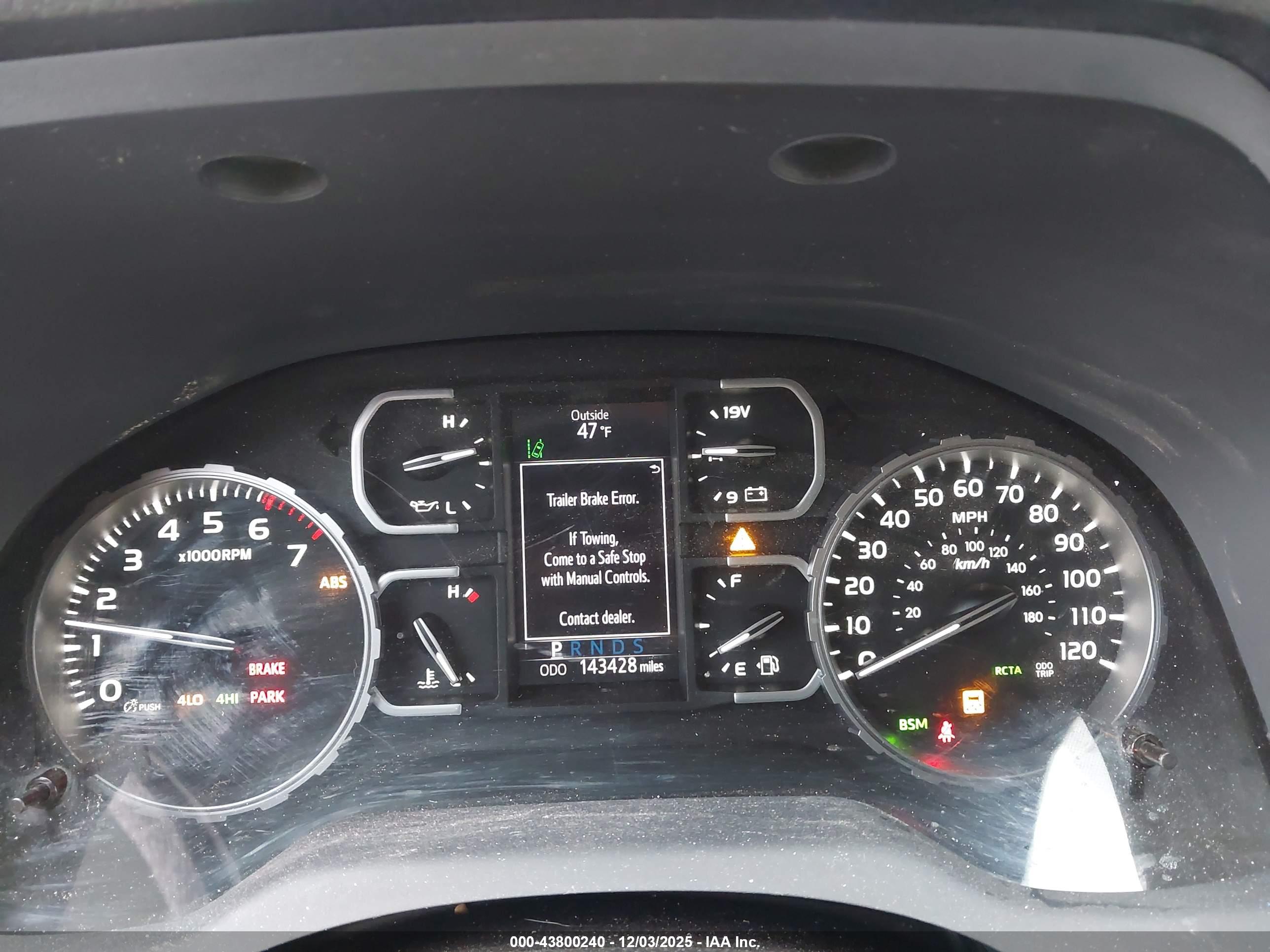 TOYOTA TUNDRA image 7