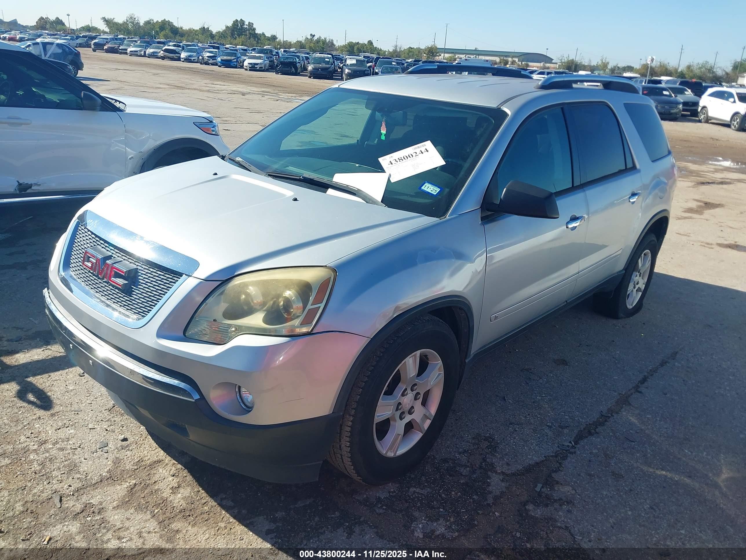 GMC ACADIA image 2