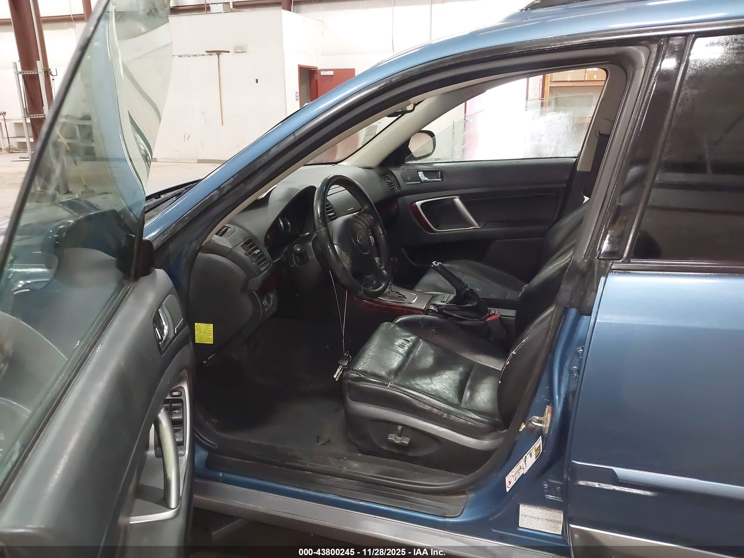 SUBARU OUTBACK image 5