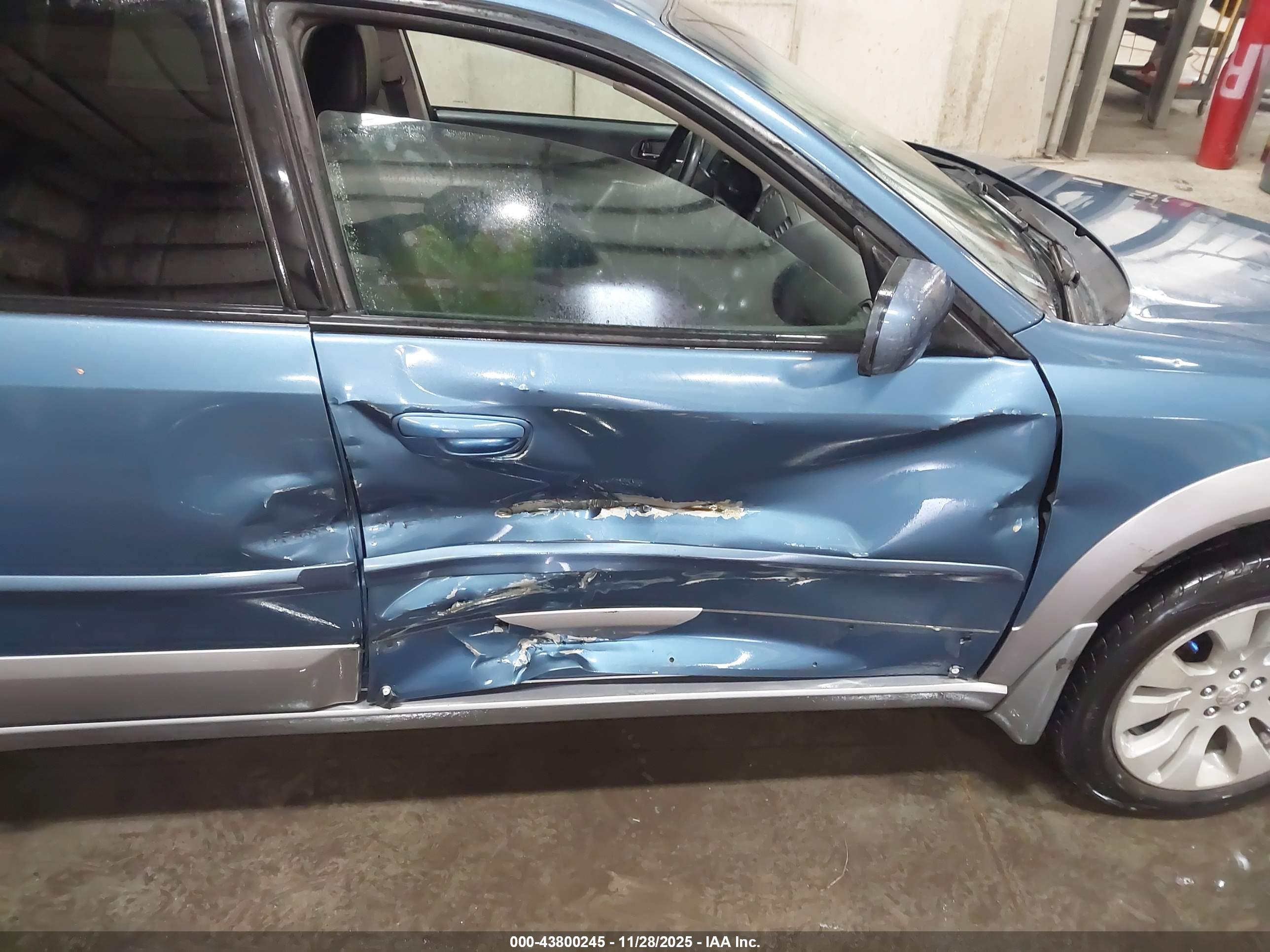 SUBARU OUTBACK image 6
