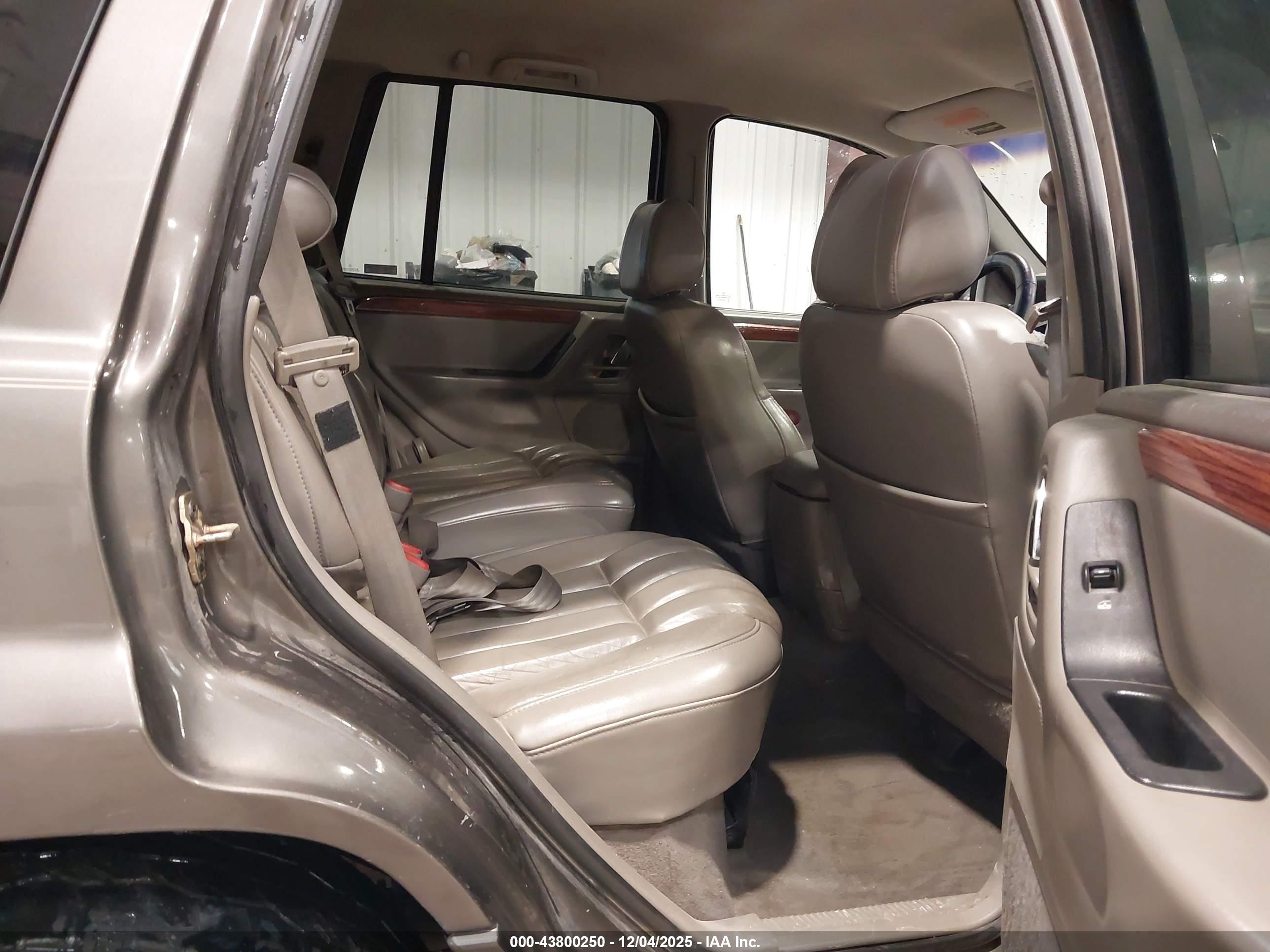 JEEP GRAND image 8