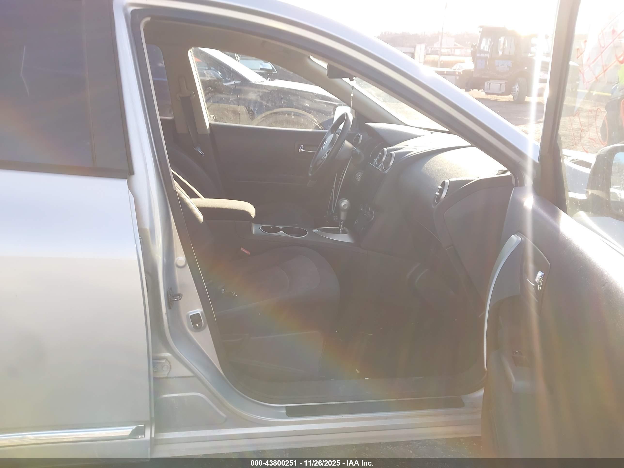 NISSAN ROGUE image 5