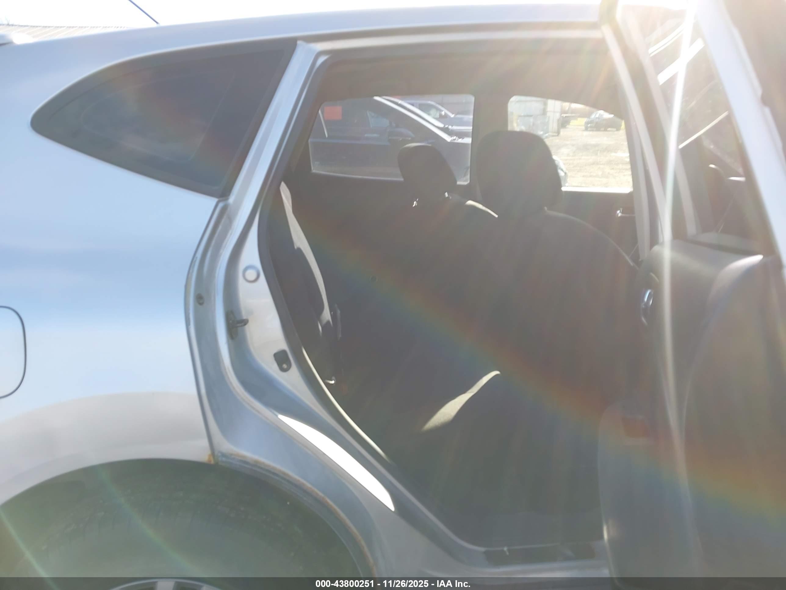 NISSAN ROGUE image 8