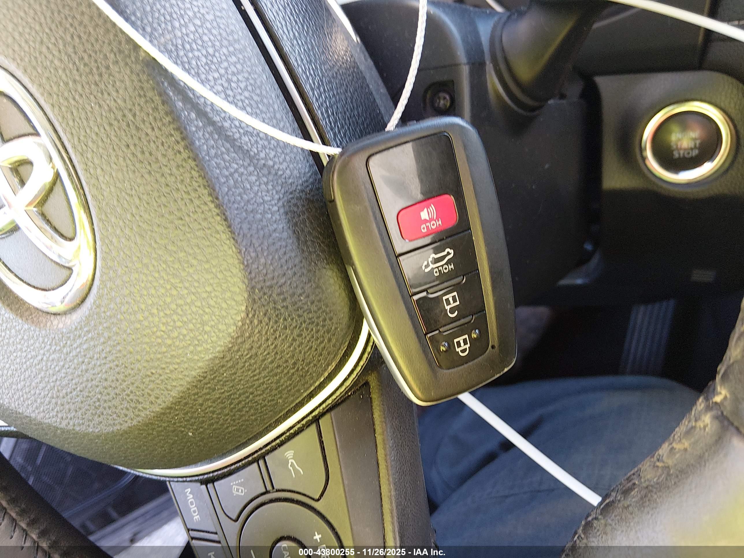 TOYOTA RAV4 image 11