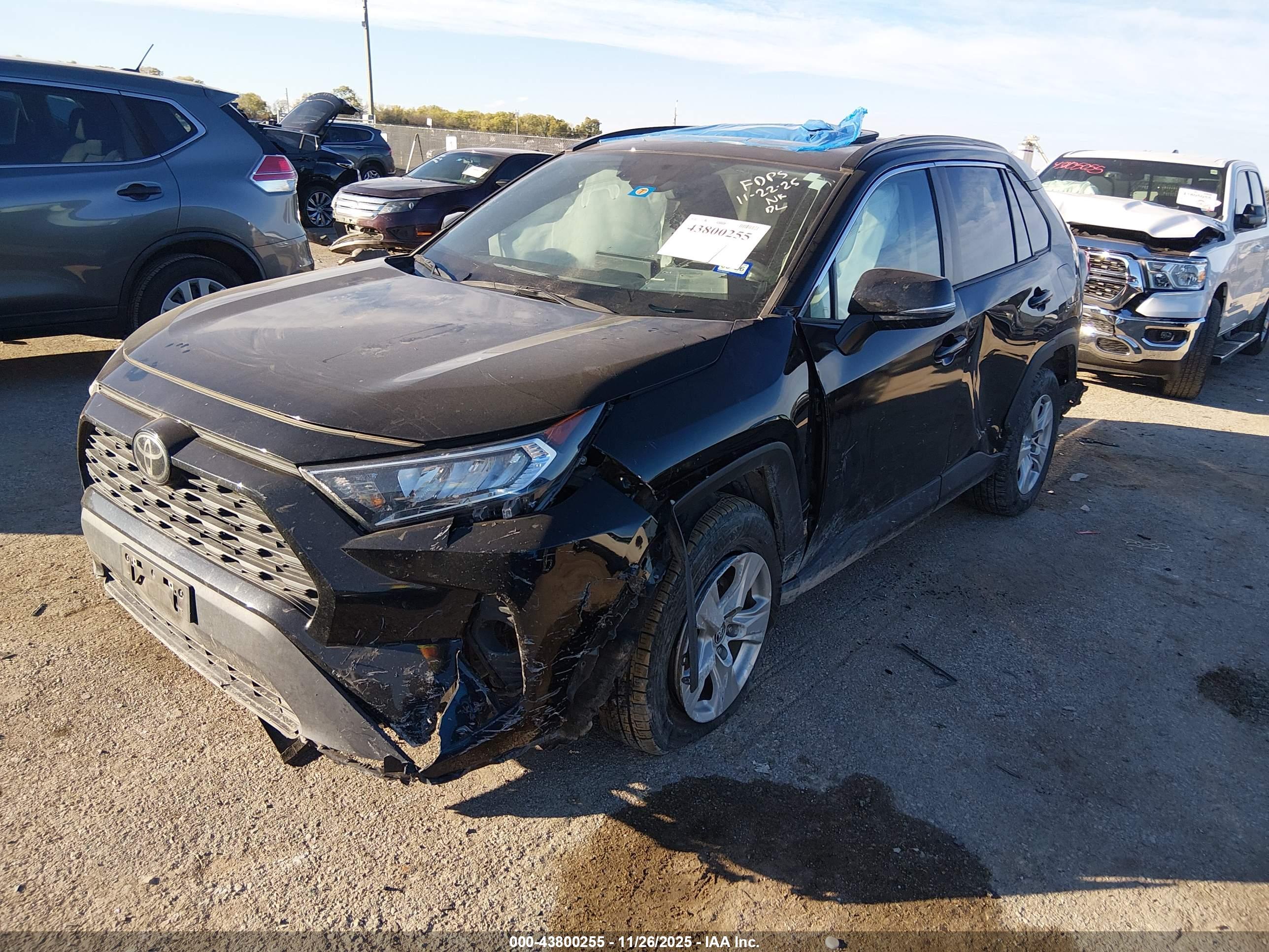 TOYOTA RAV4 image 2