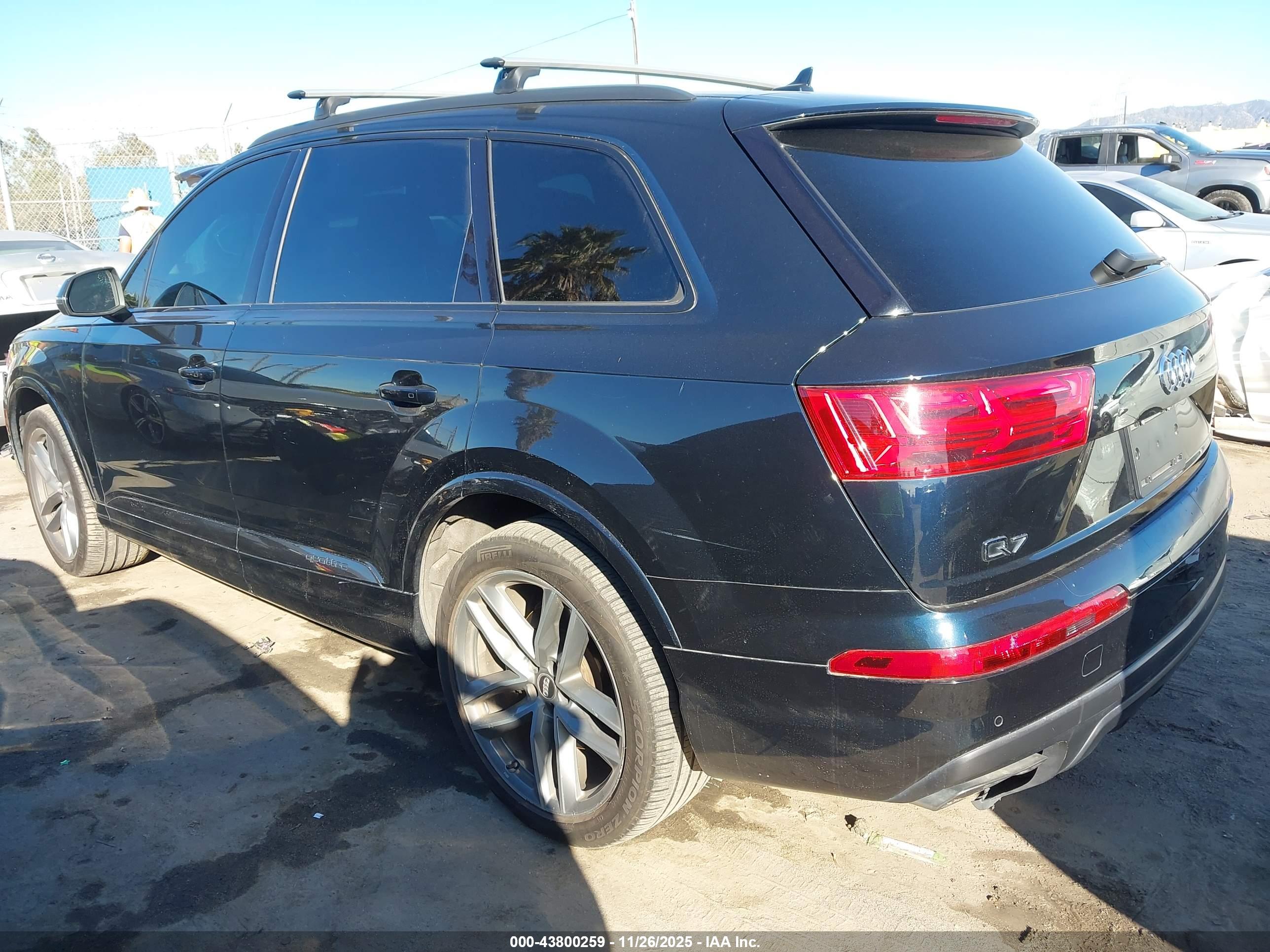 AUDI Q7 image 3