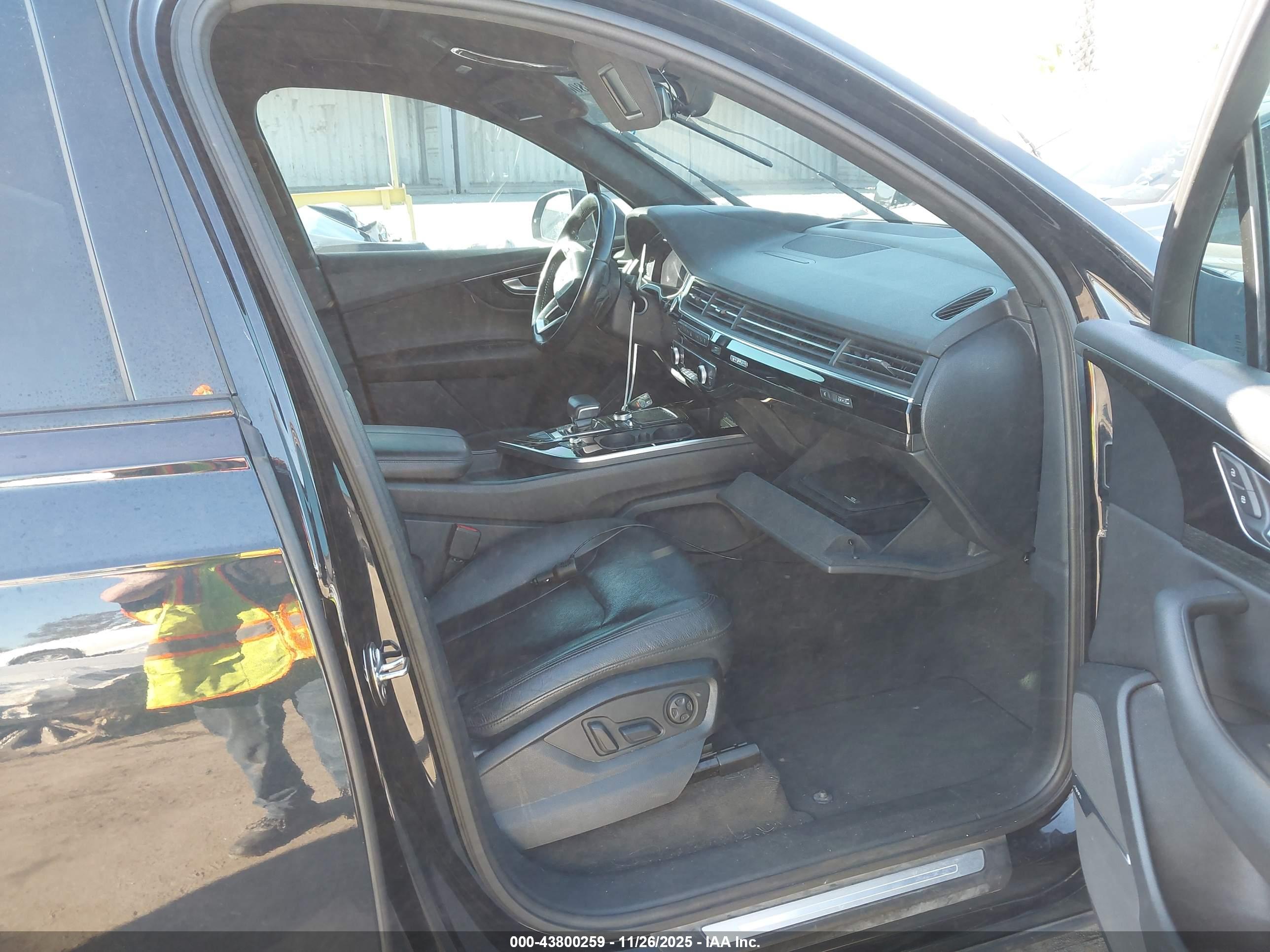 AUDI Q7 image 5