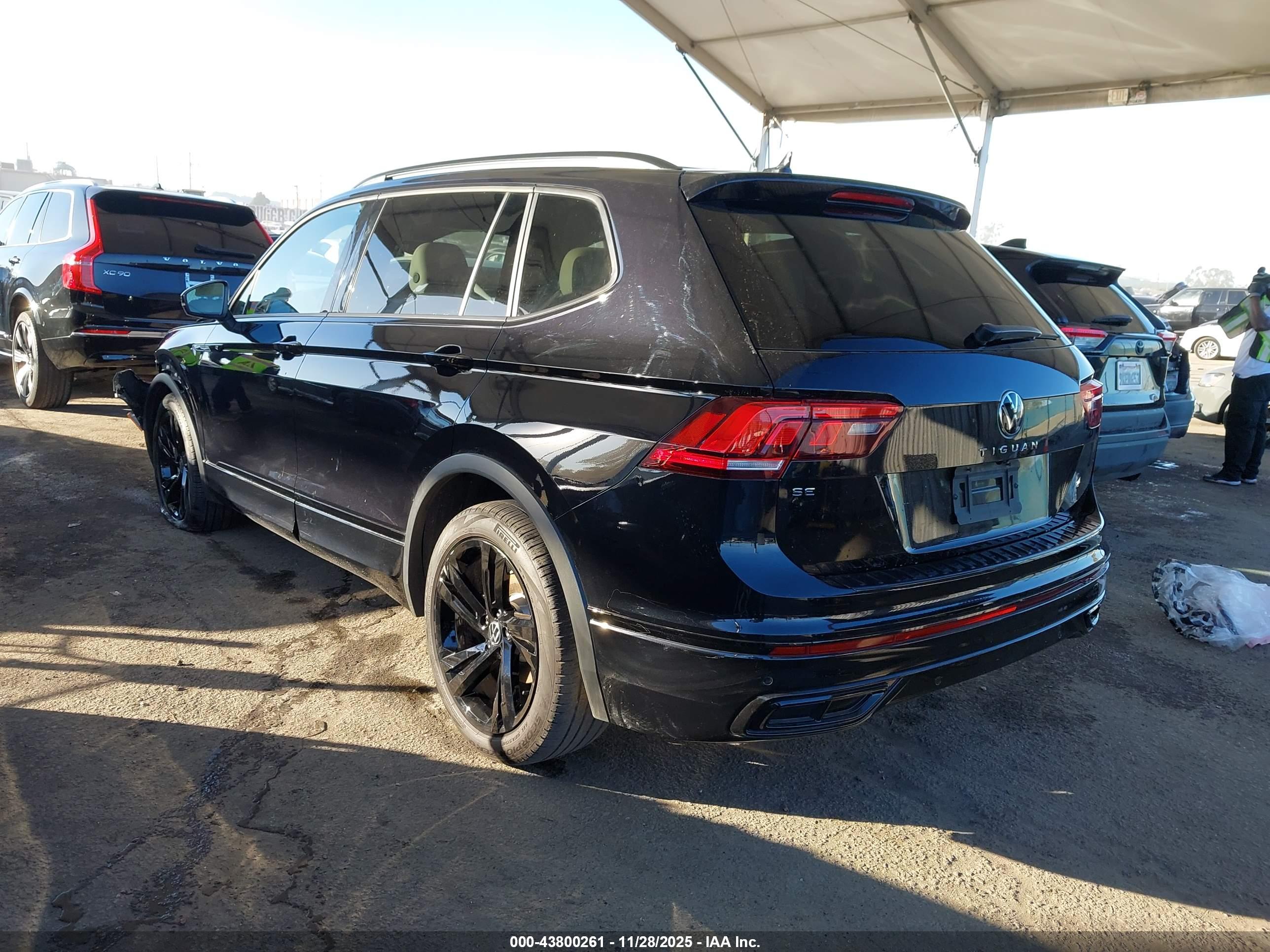 VOLKSWAGEN TIGUAN image 3
