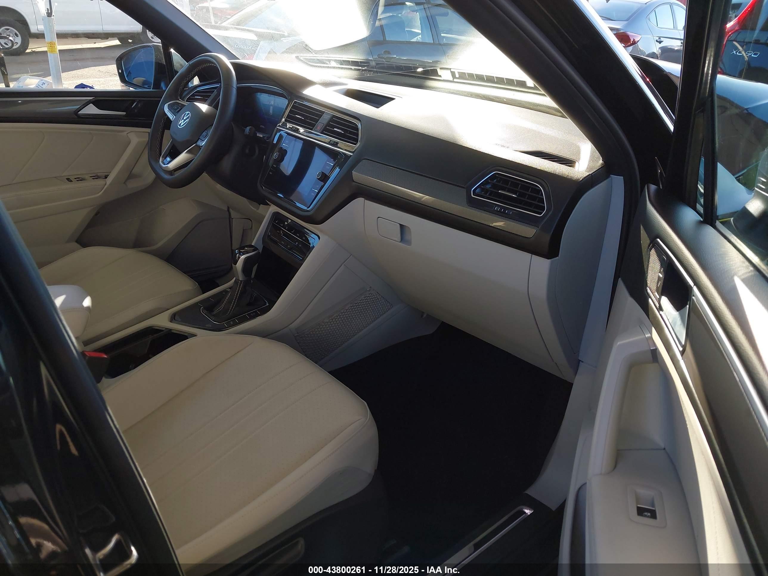 VOLKSWAGEN TIGUAN image 5