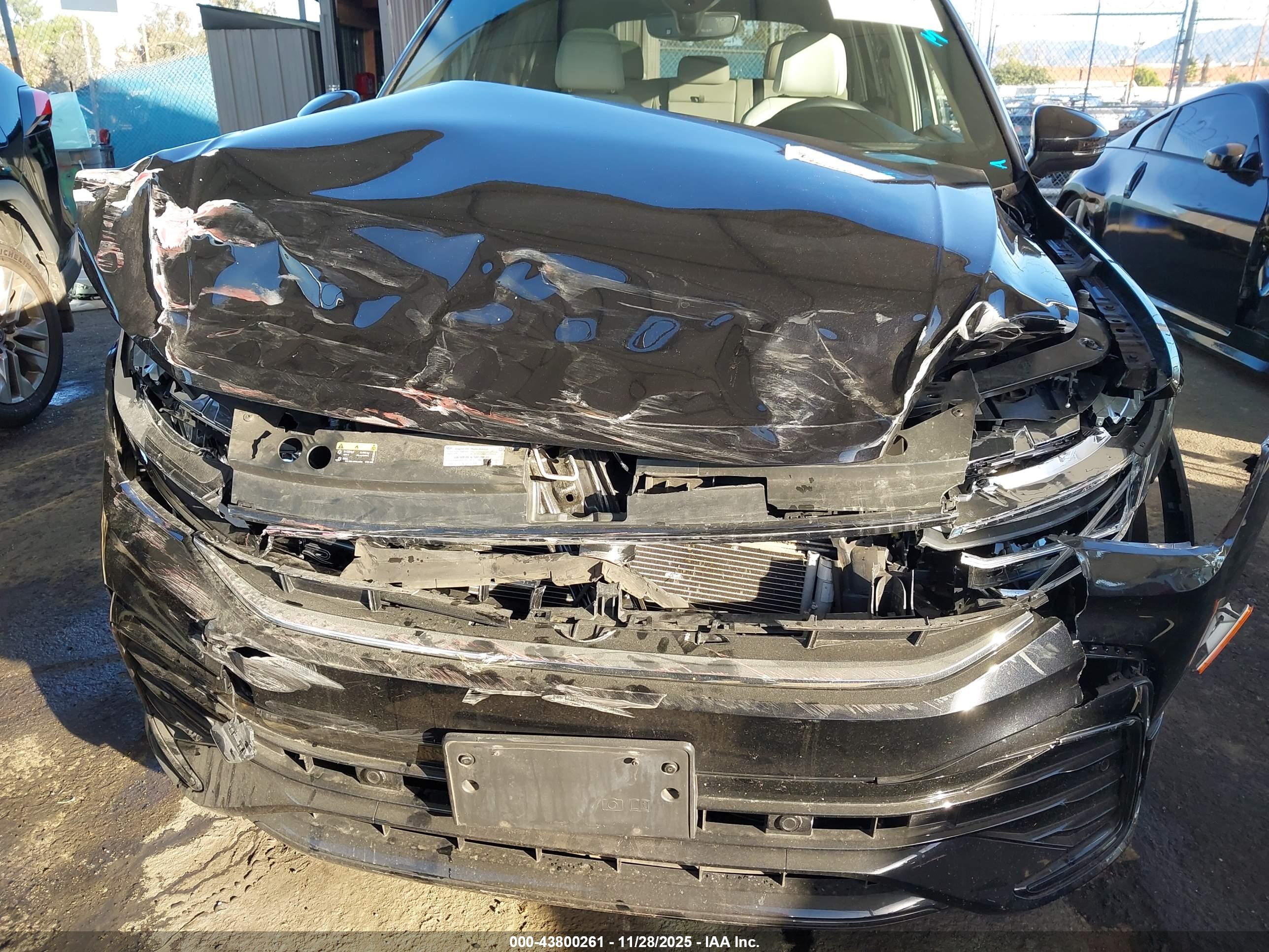 VOLKSWAGEN TIGUAN image 6