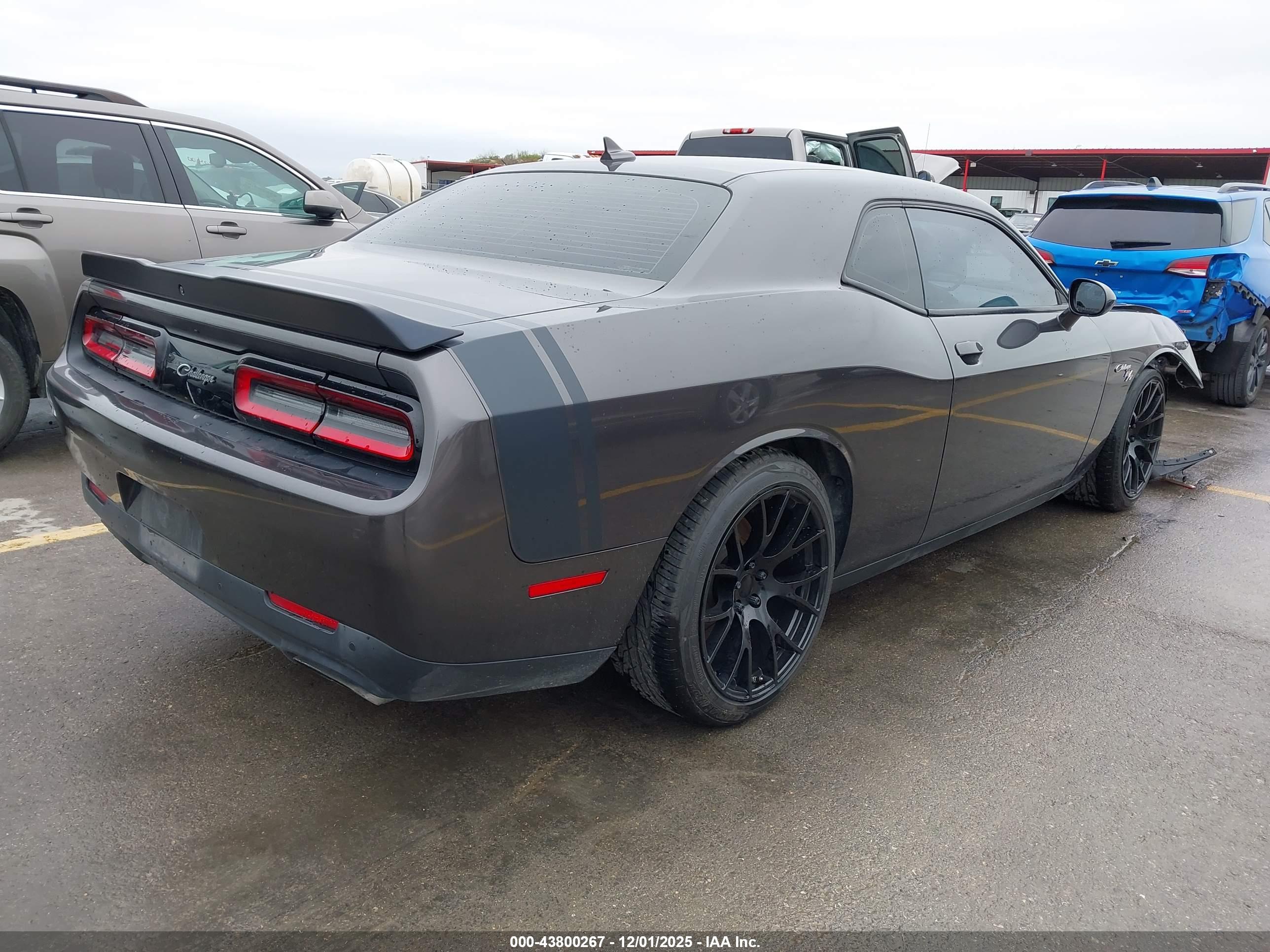 DODGE CHALLENGER image 4
