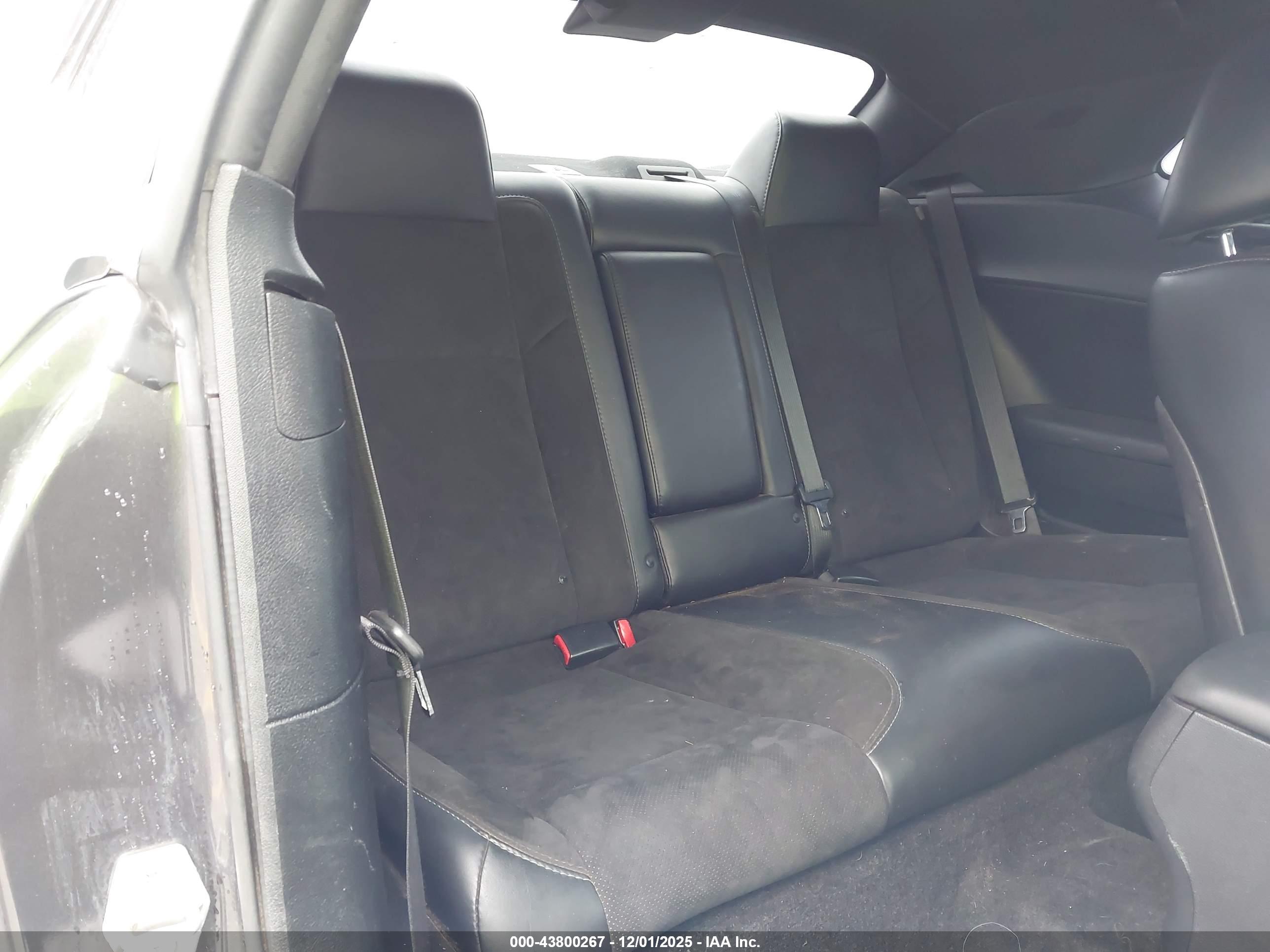DODGE CHALLENGER image 8