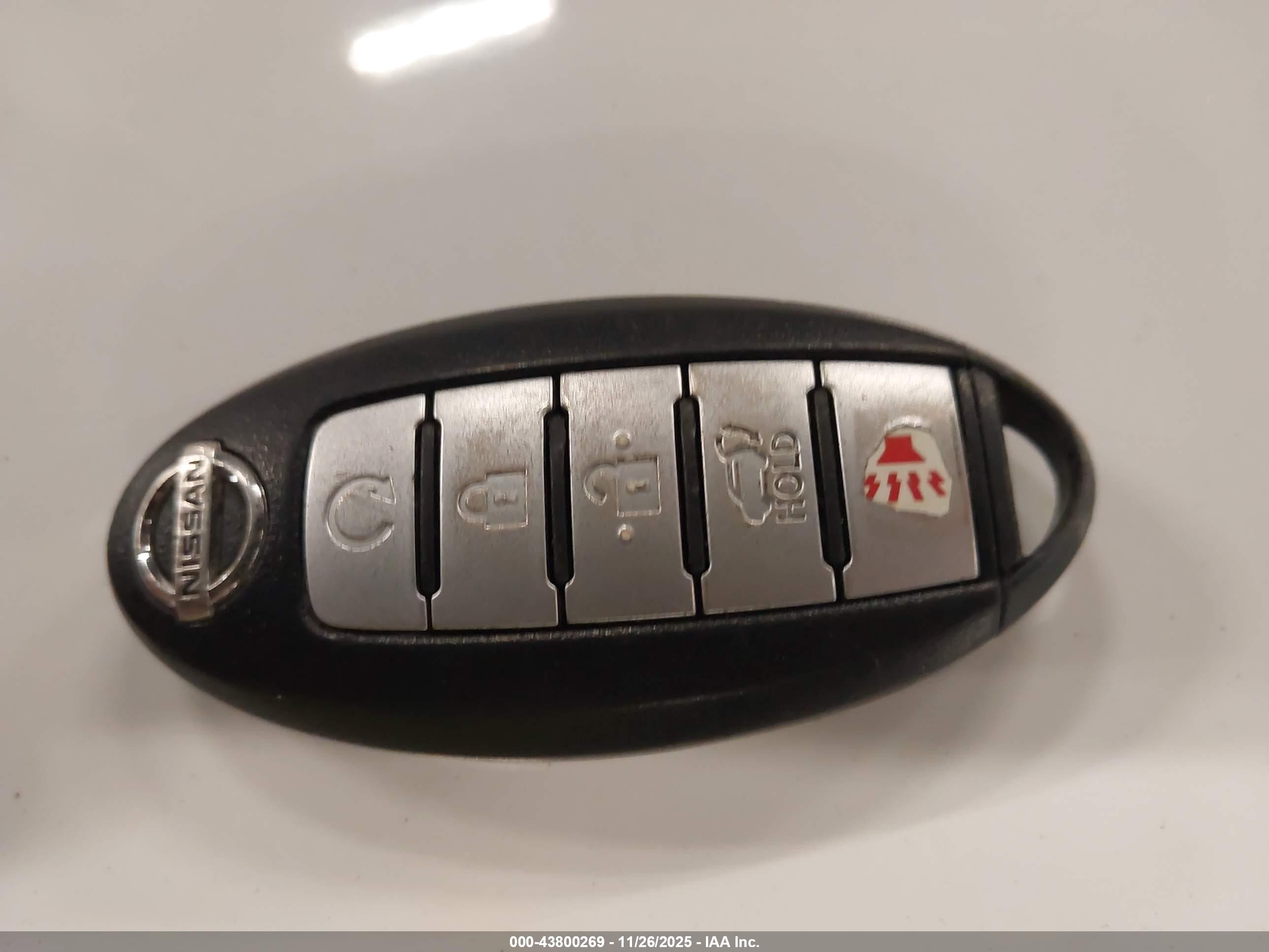 NISSAN ROGUE image 11
