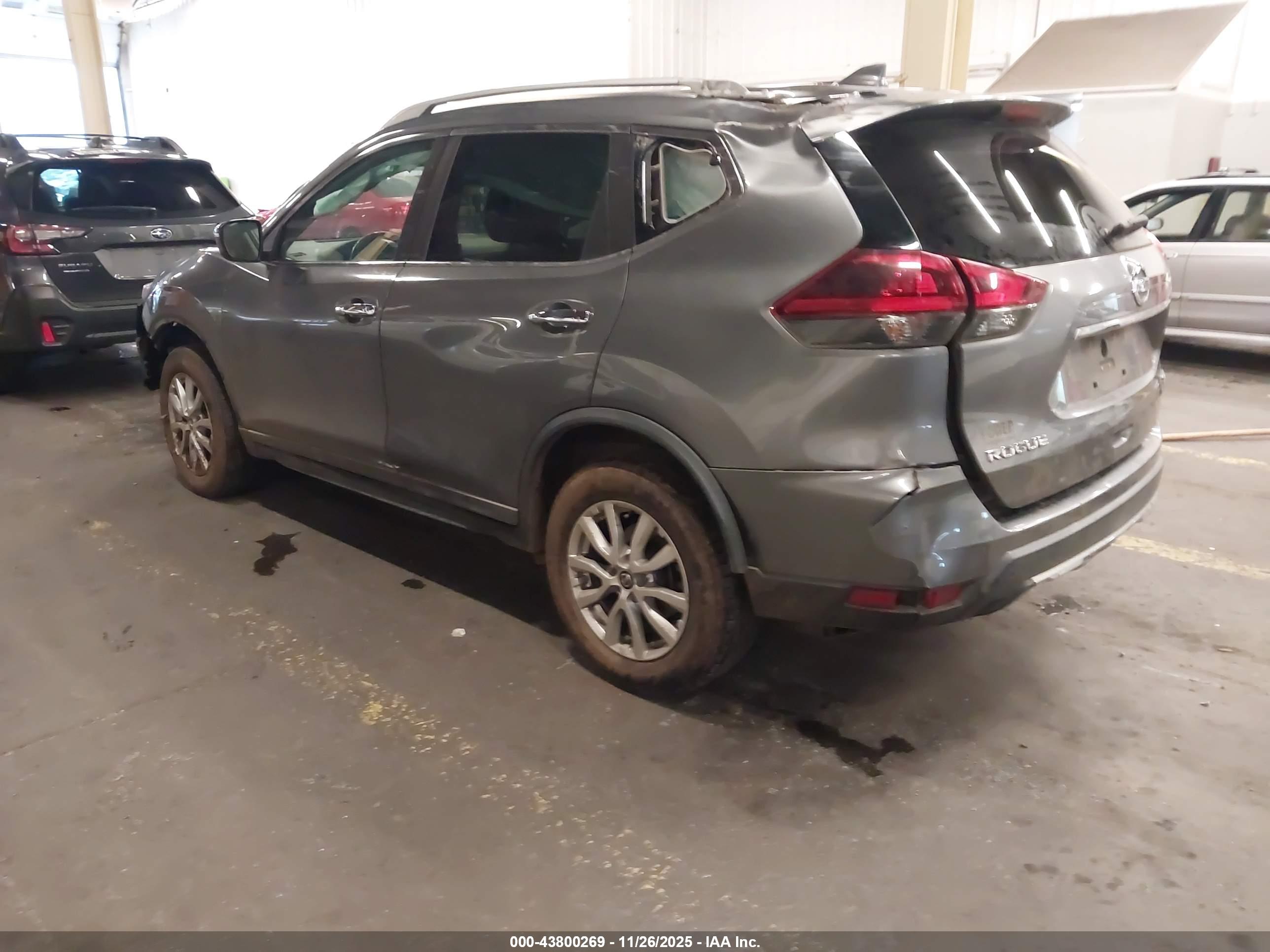 NISSAN ROGUE image 3