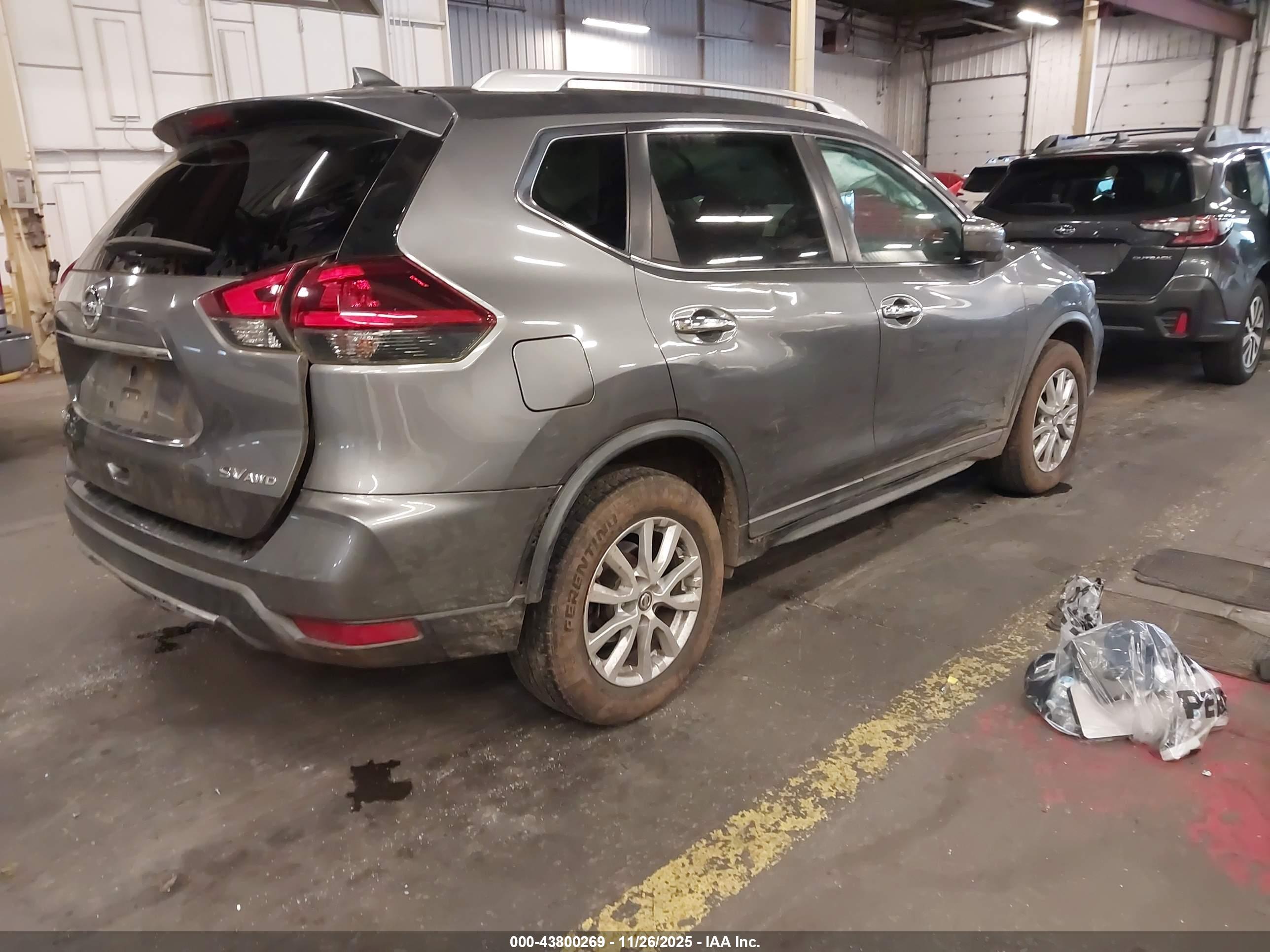 NISSAN ROGUE image 4