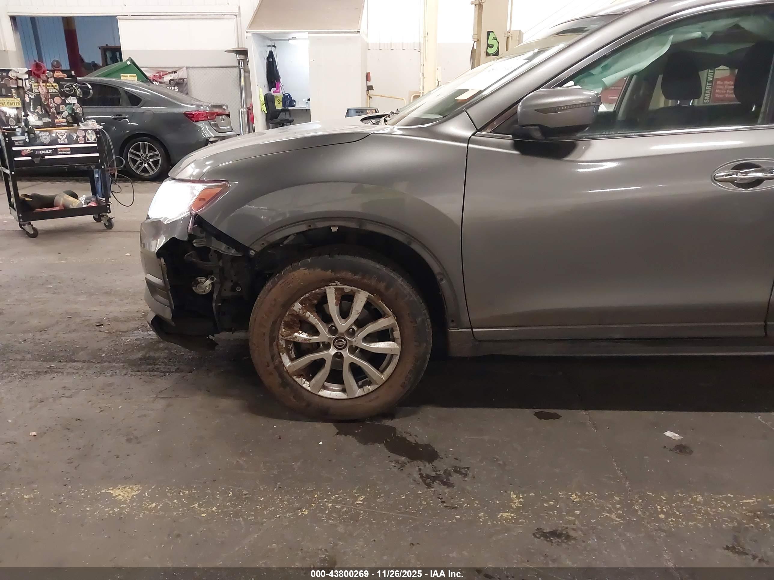 NISSAN ROGUE image 6