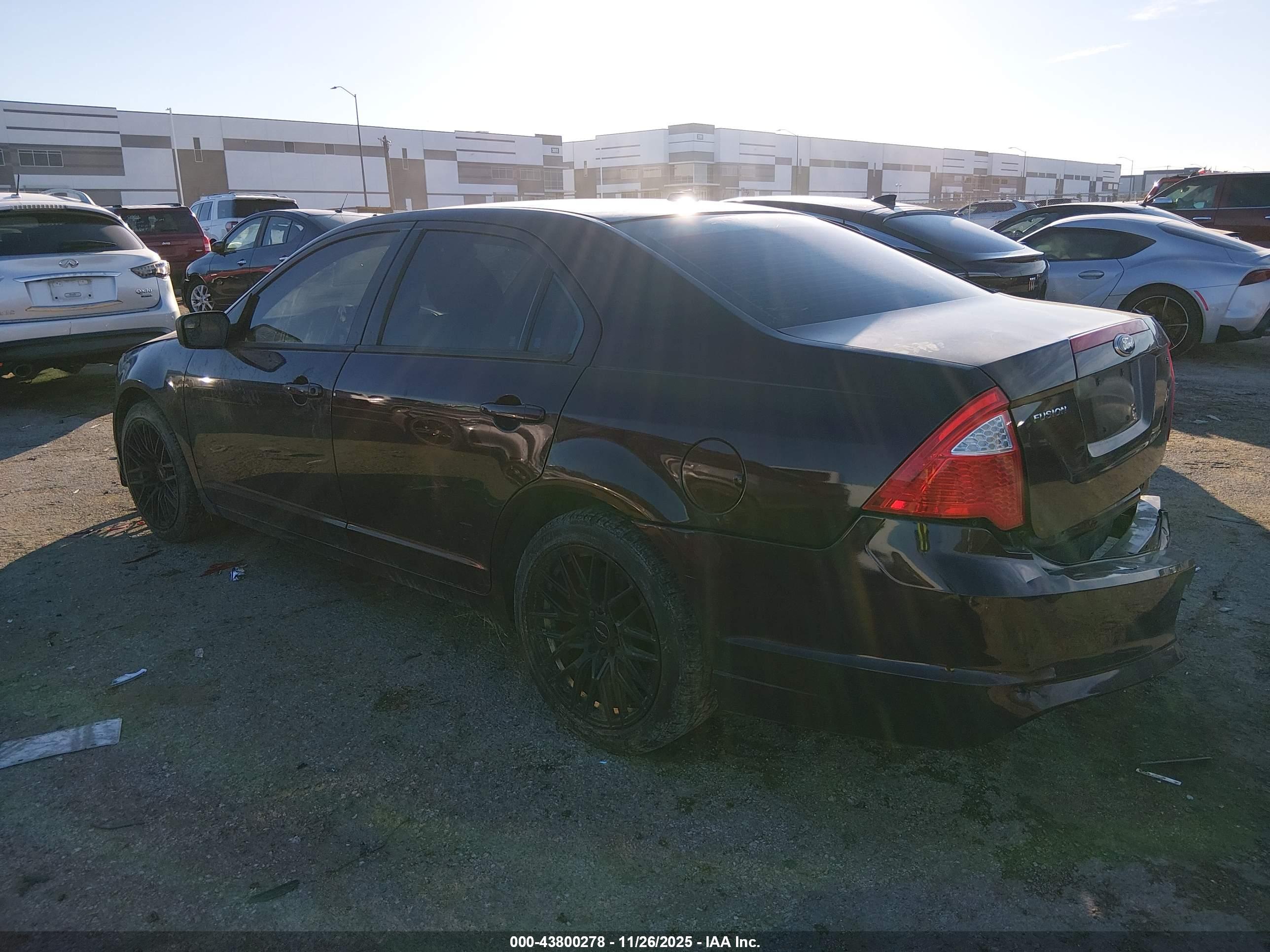 FORD FUSION image 3