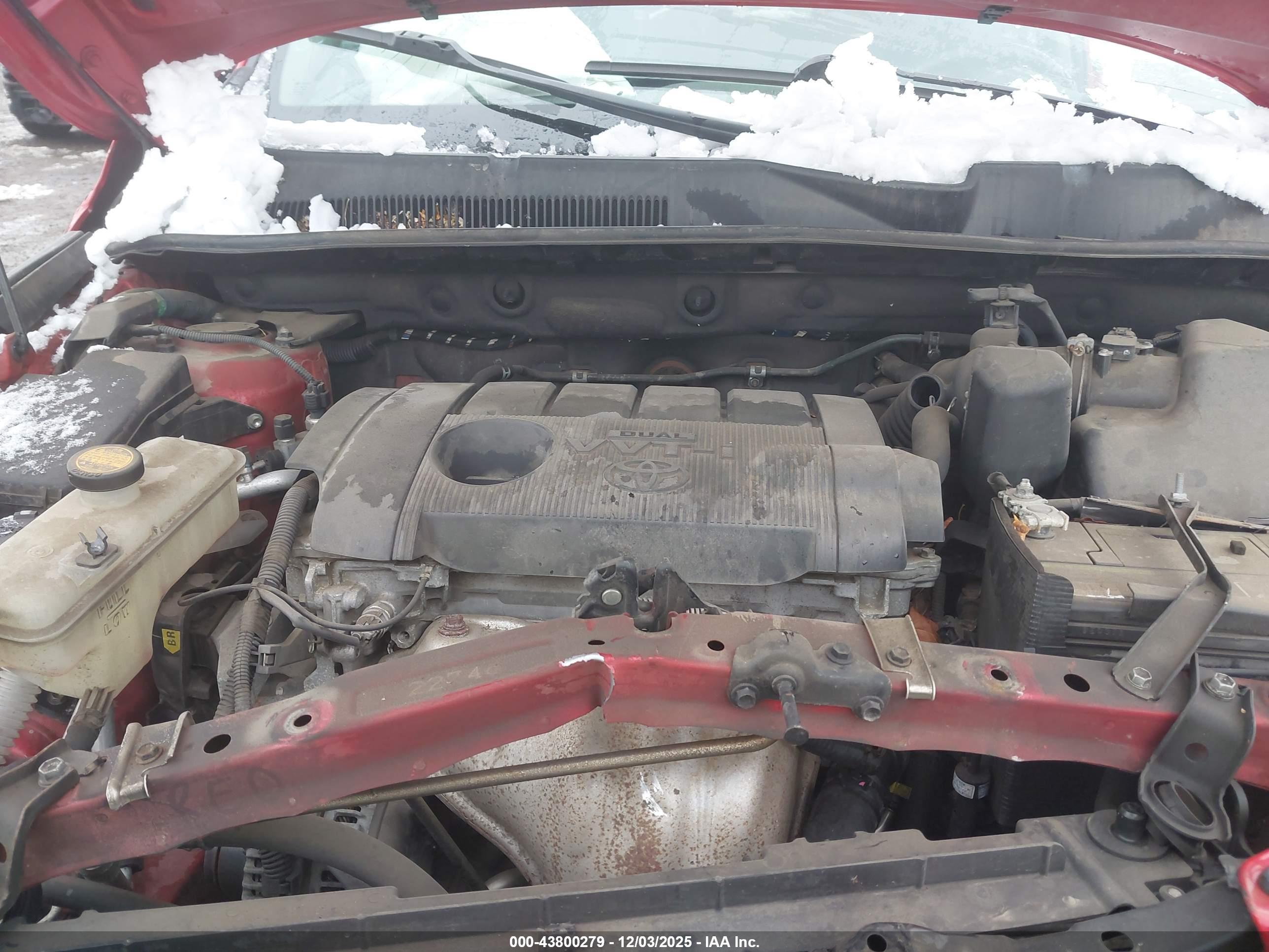 TOYOTA RAV4 image 10
