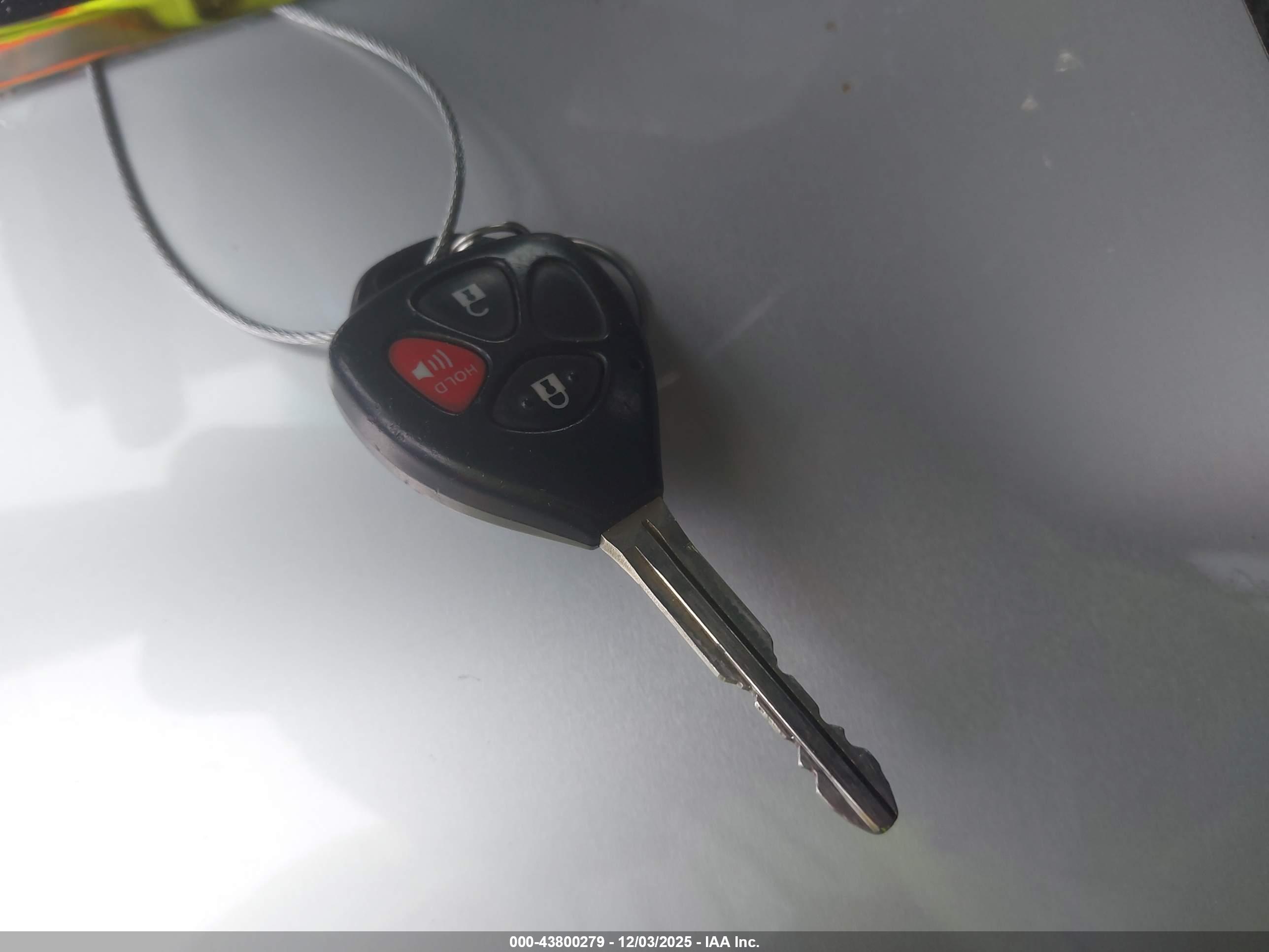 TOYOTA RAV4 image 11
