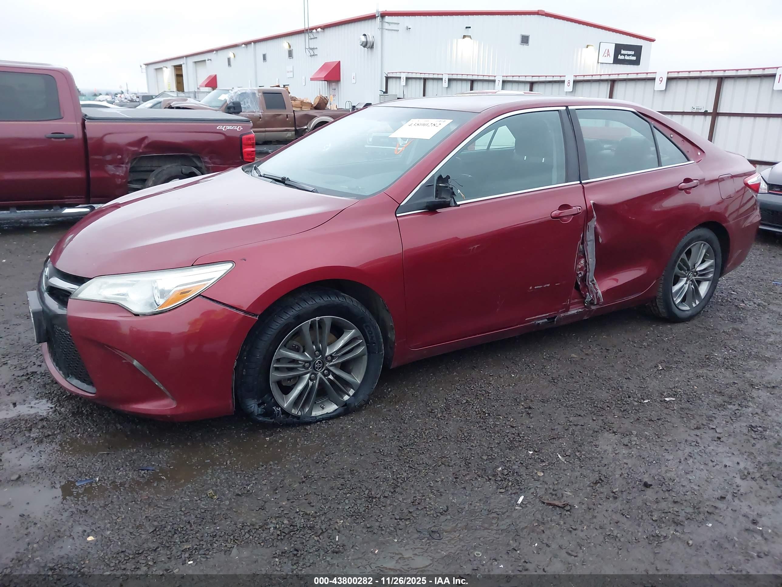 TOYOTA CAMRY image 2