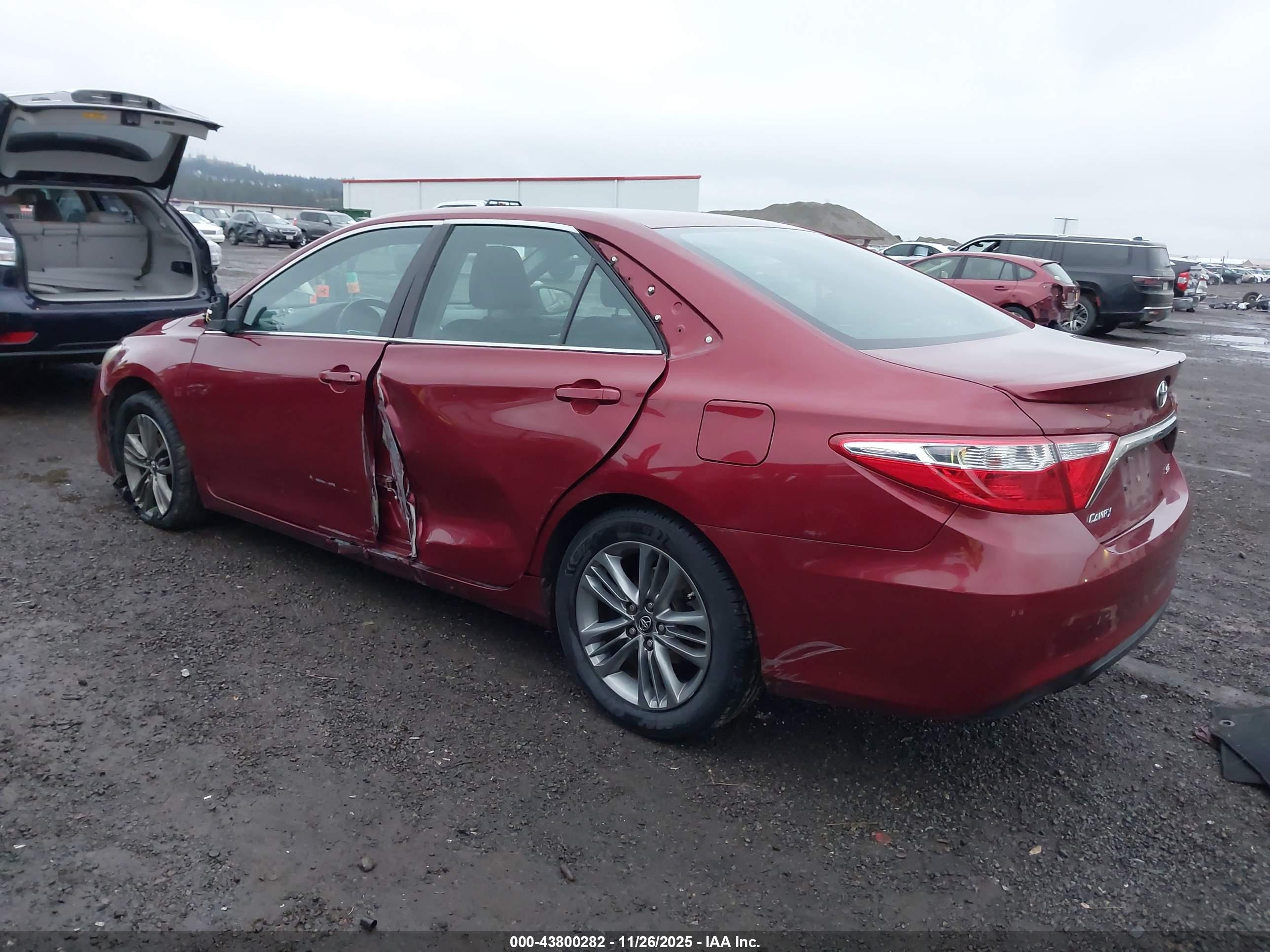 TOYOTA CAMRY image 3