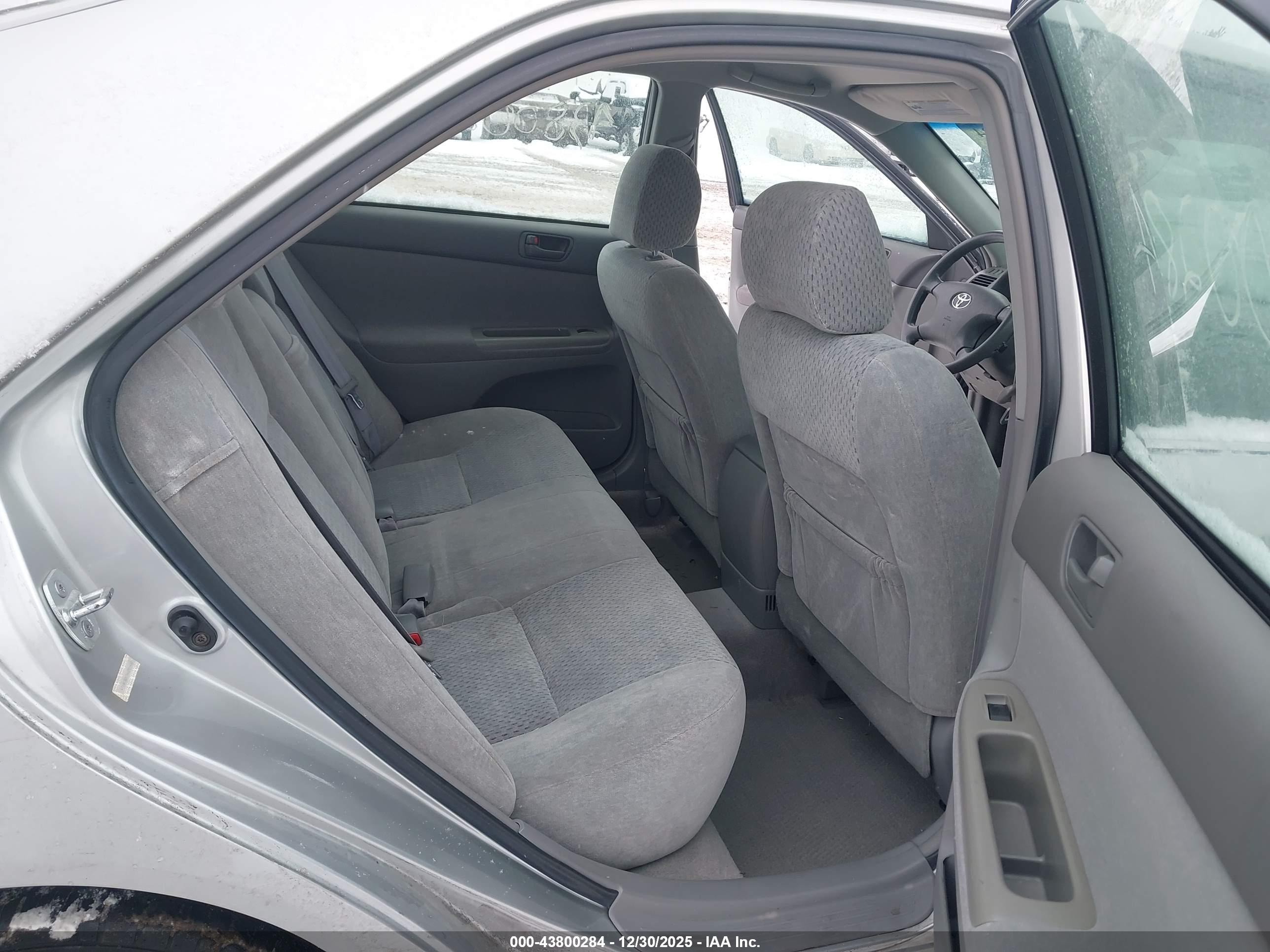TOYOTA CAMRY image 8