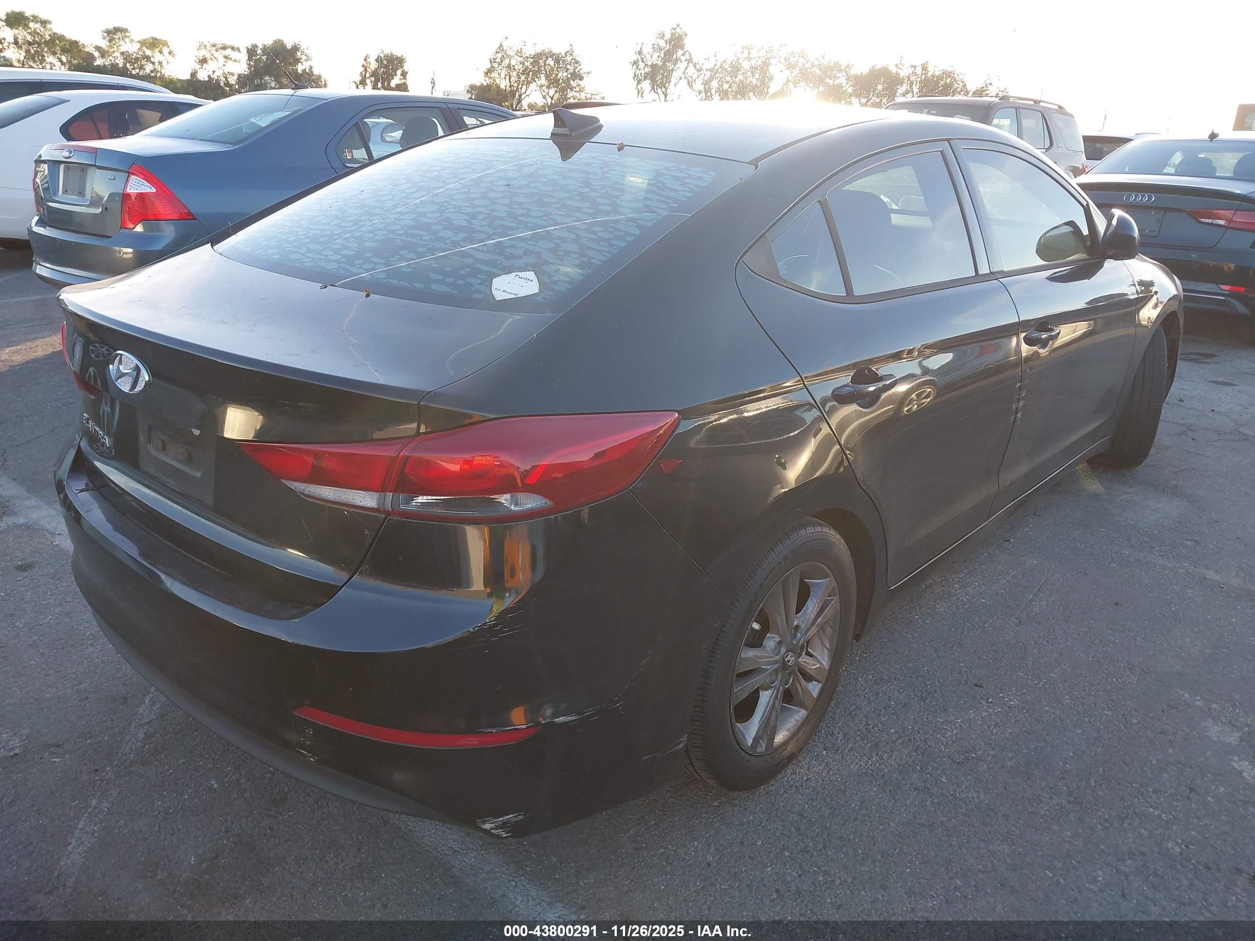 HYUNDAI ELANTRA image 4