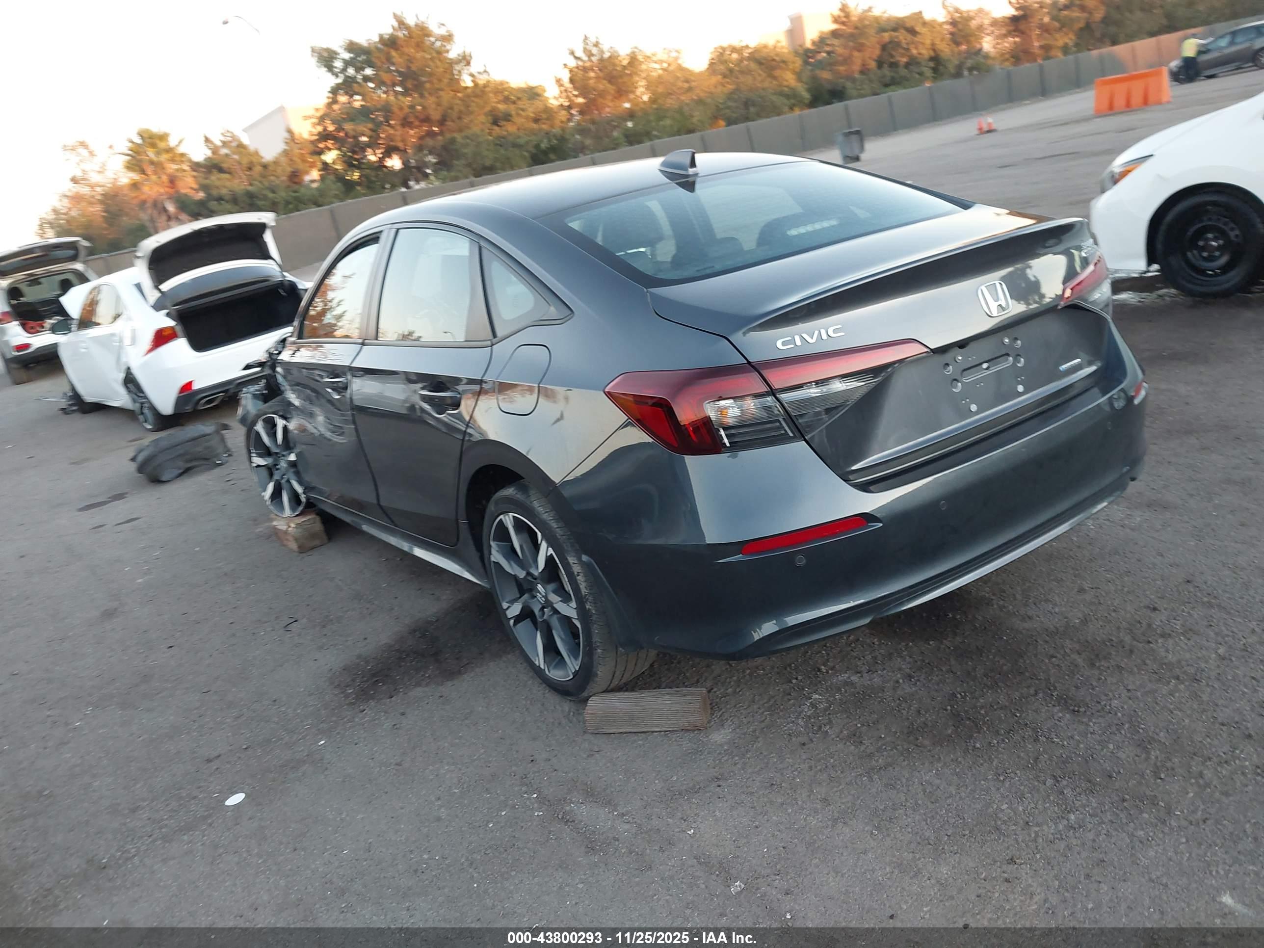 HONDA CIVIC image 3