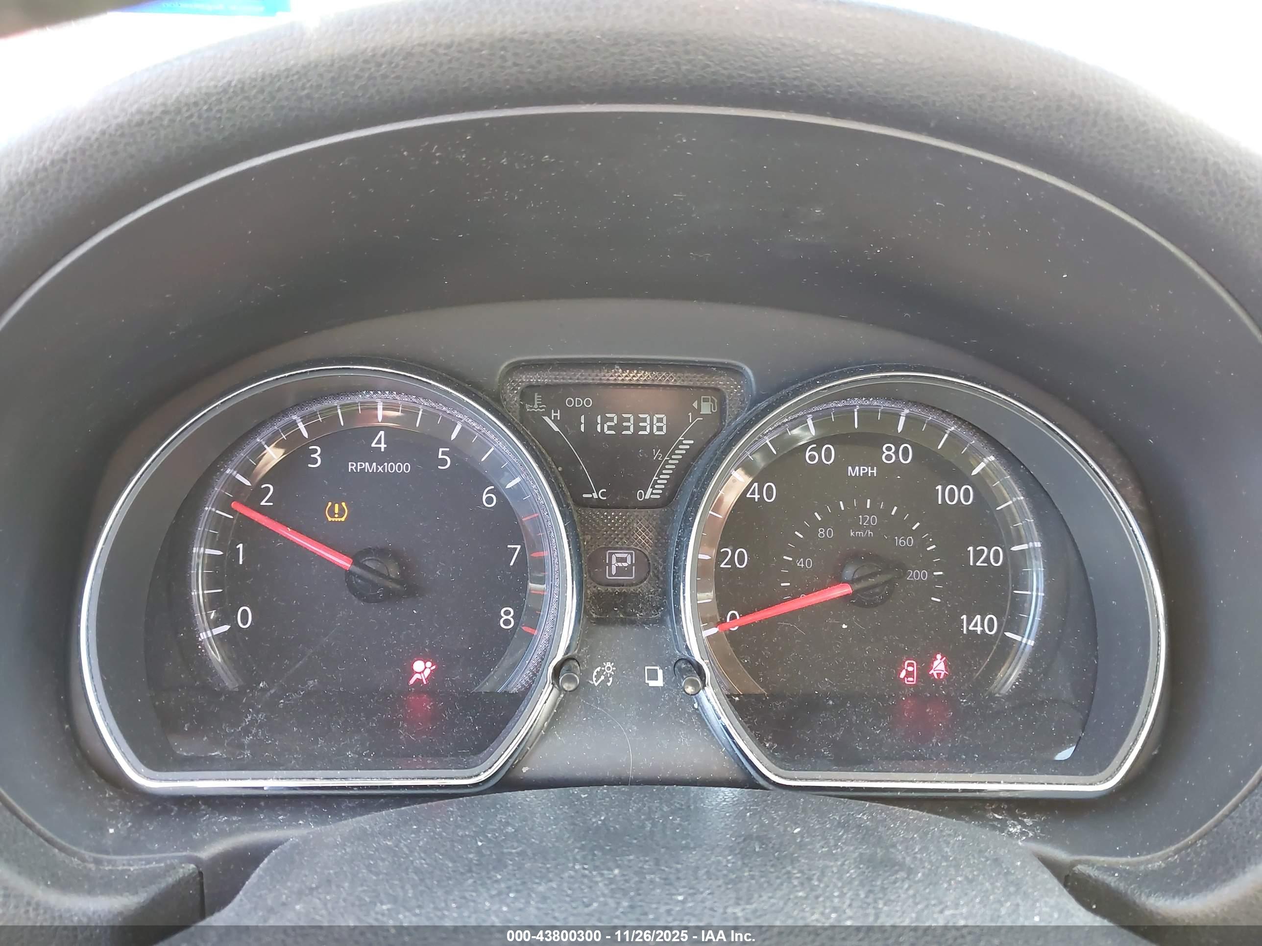 NISSAN VERSA image 7