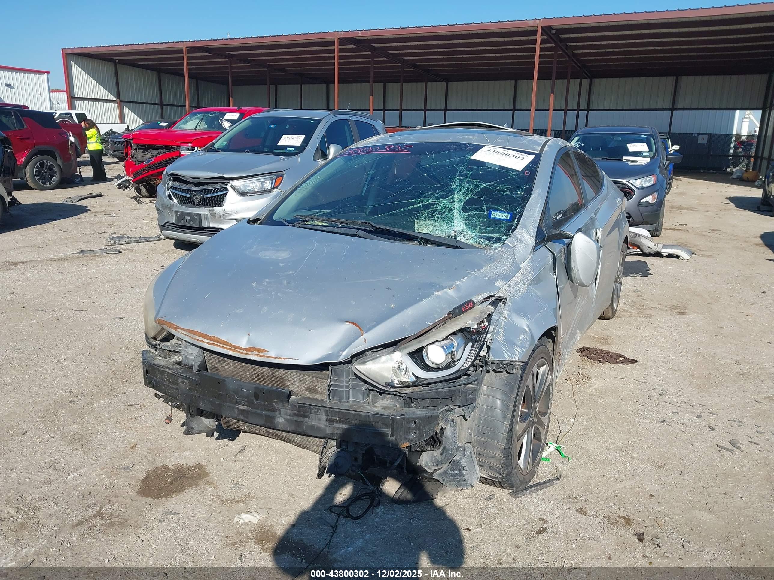 HYUNDAI ELANTRA image 2