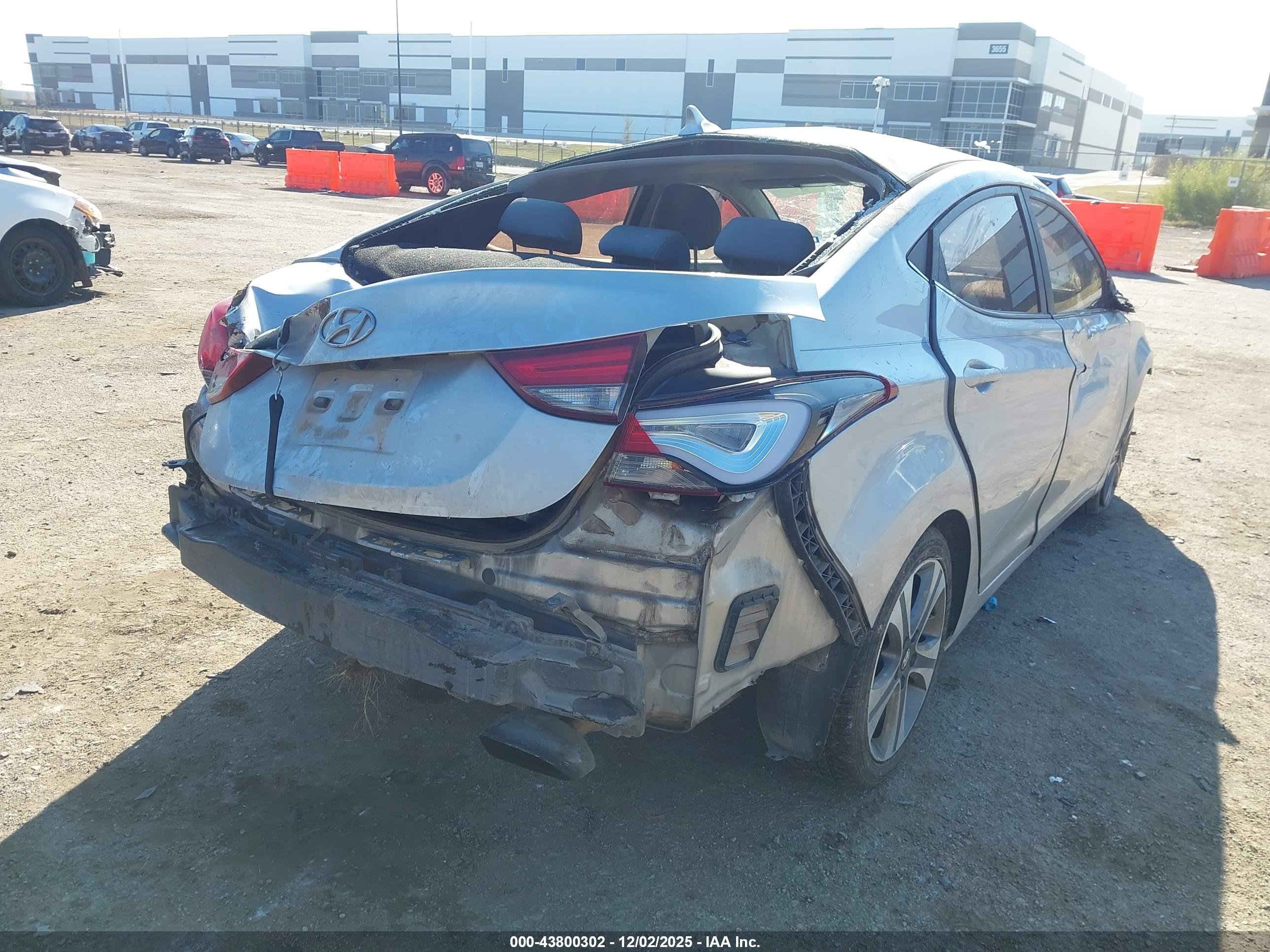 HYUNDAI ELANTRA image 4