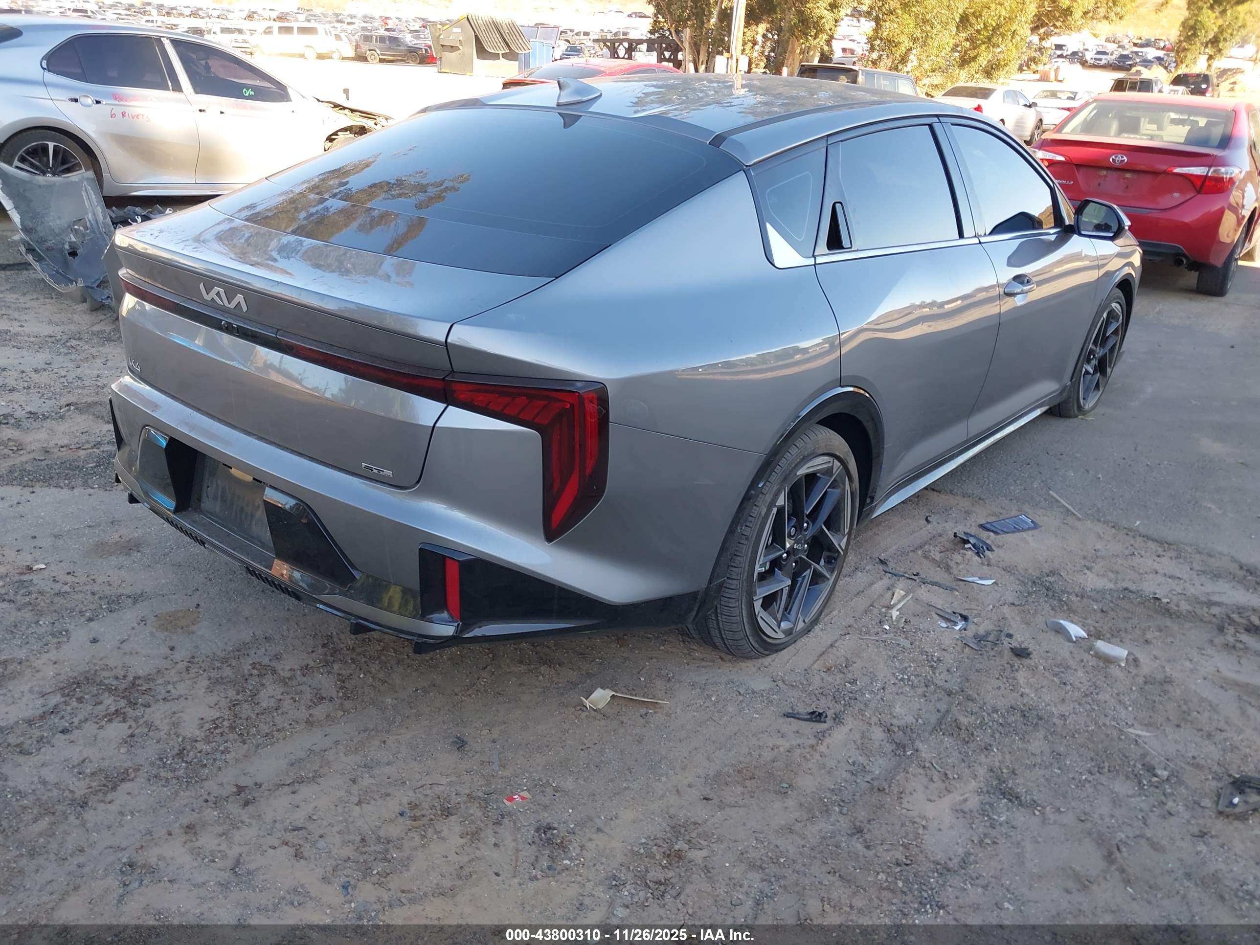 KIA K4 image 4