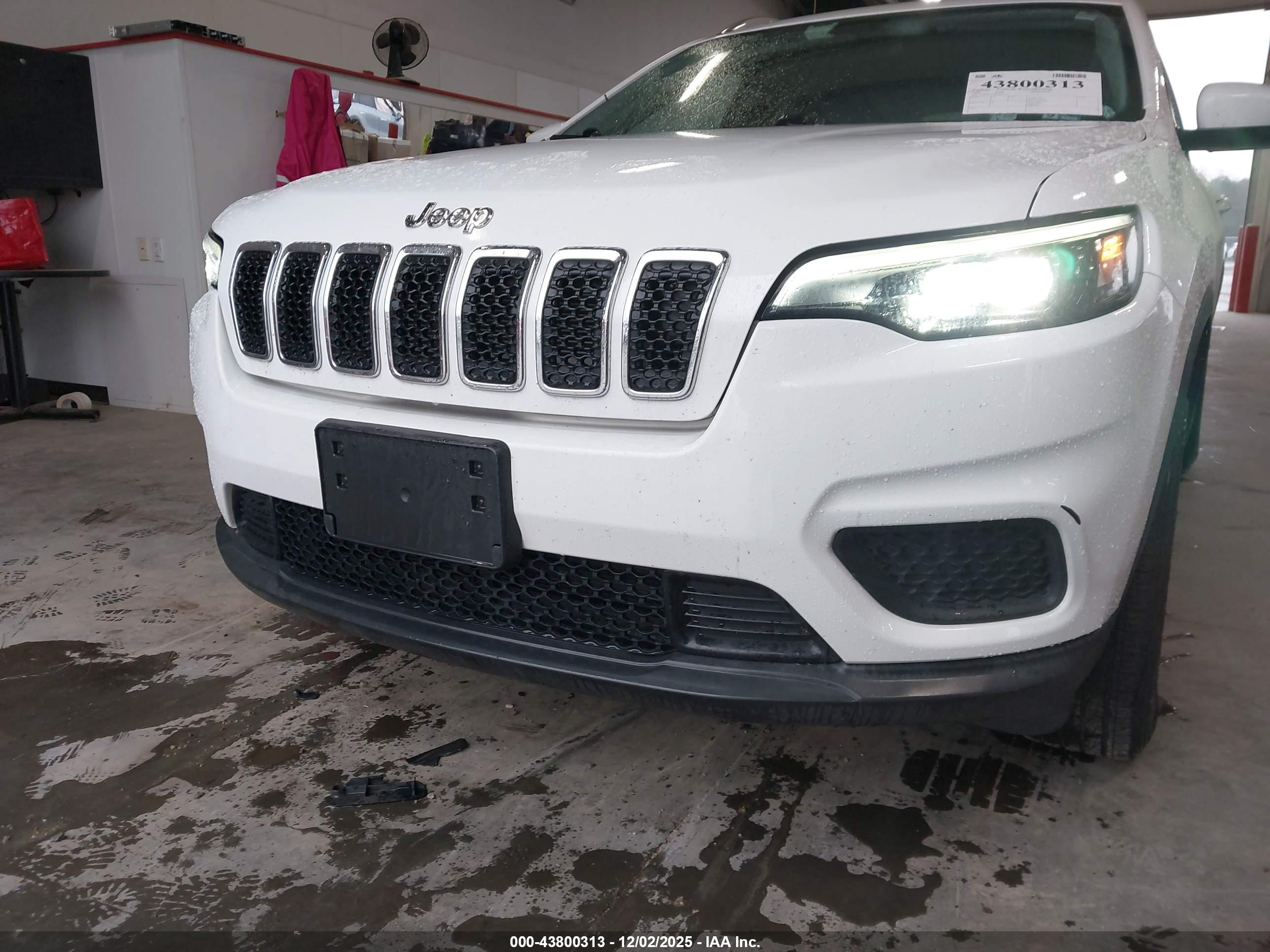 JEEP CHEROKEE image 6