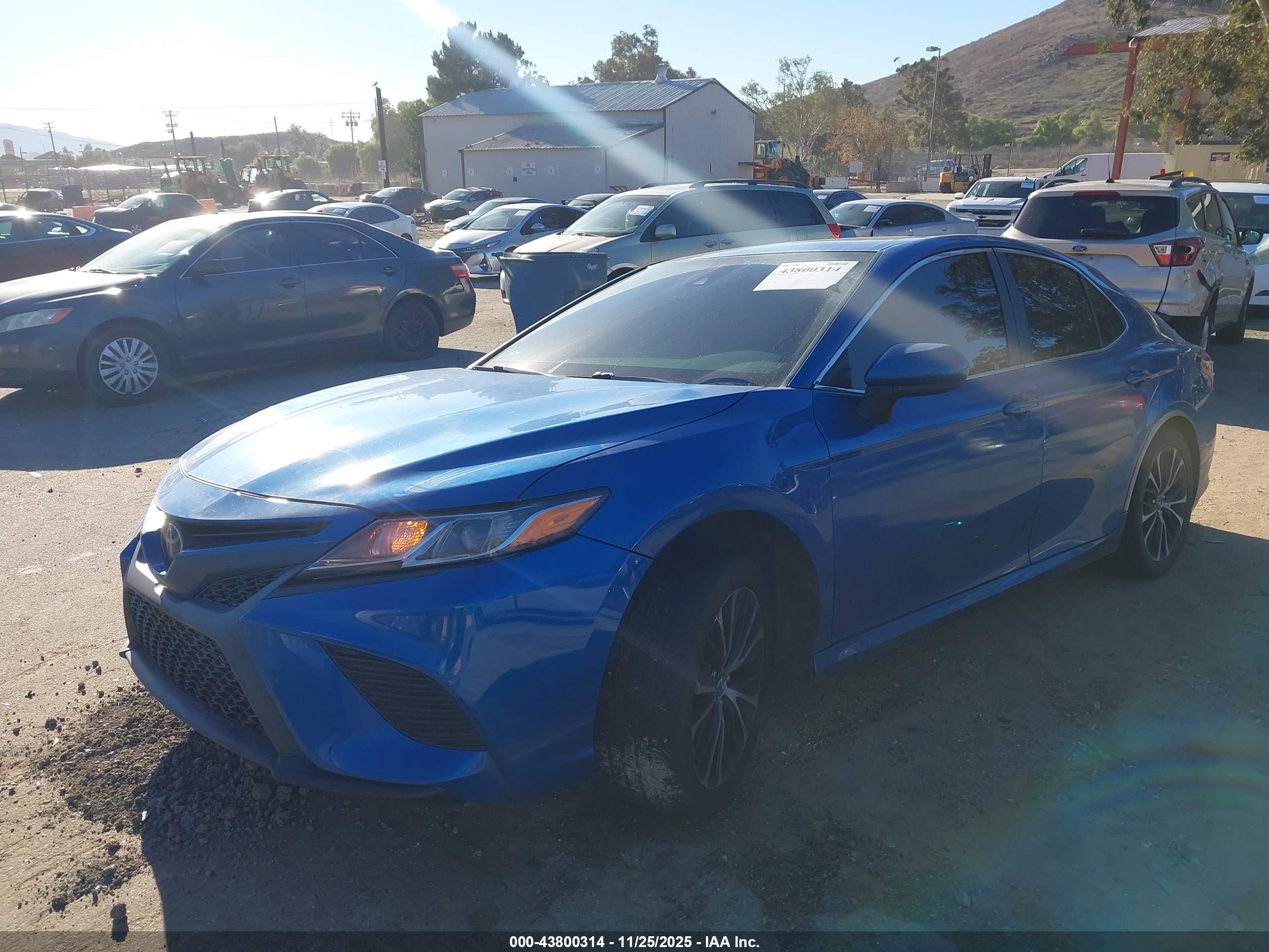 TOYOTA CAMRY image 2