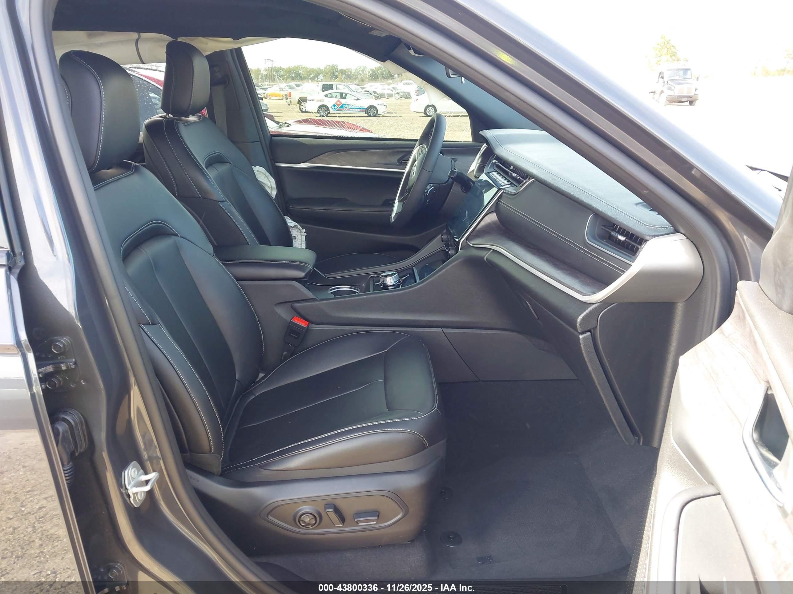 JEEP GRAND image 5