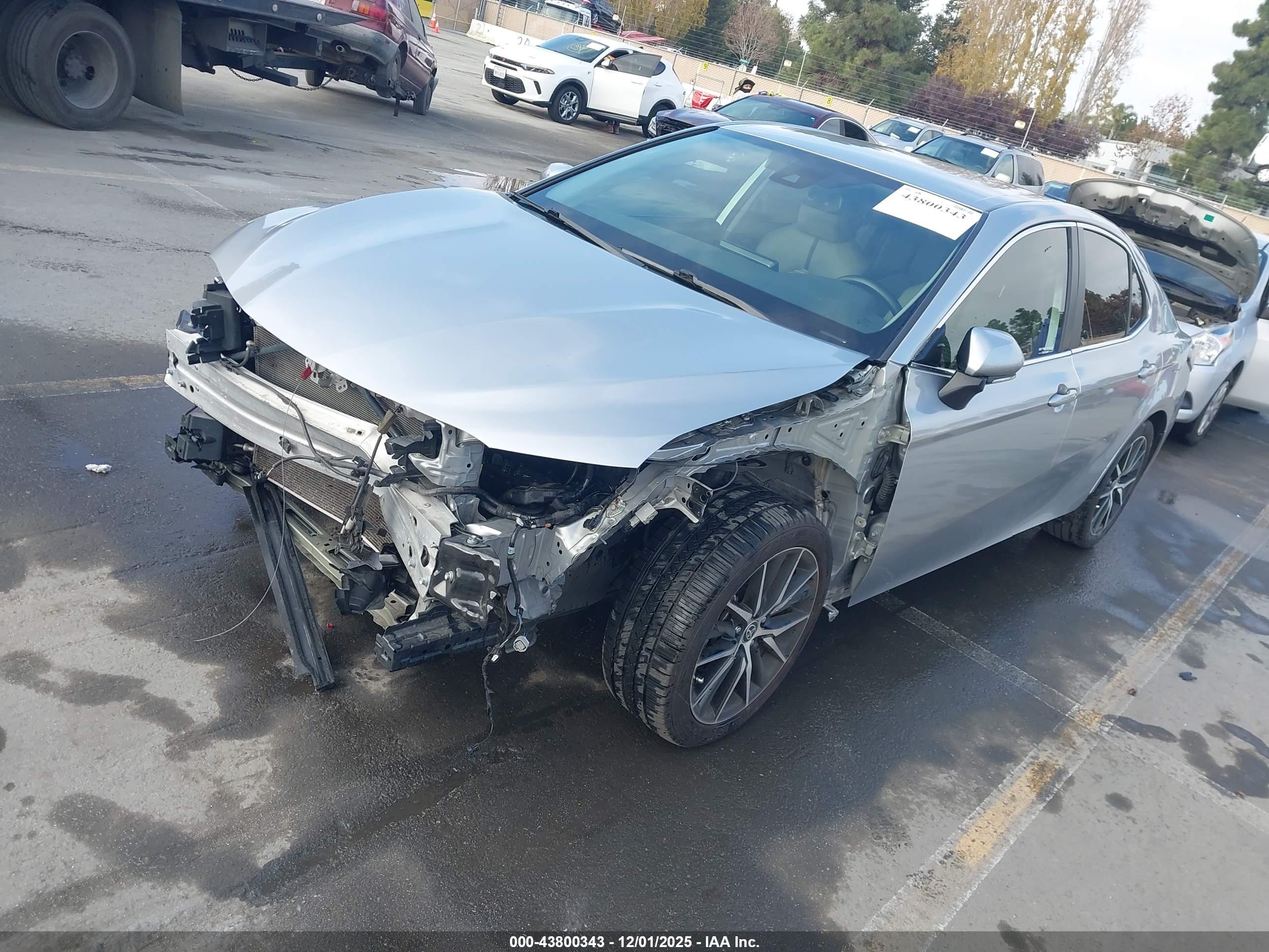 TOYOTA CAMRY image 2