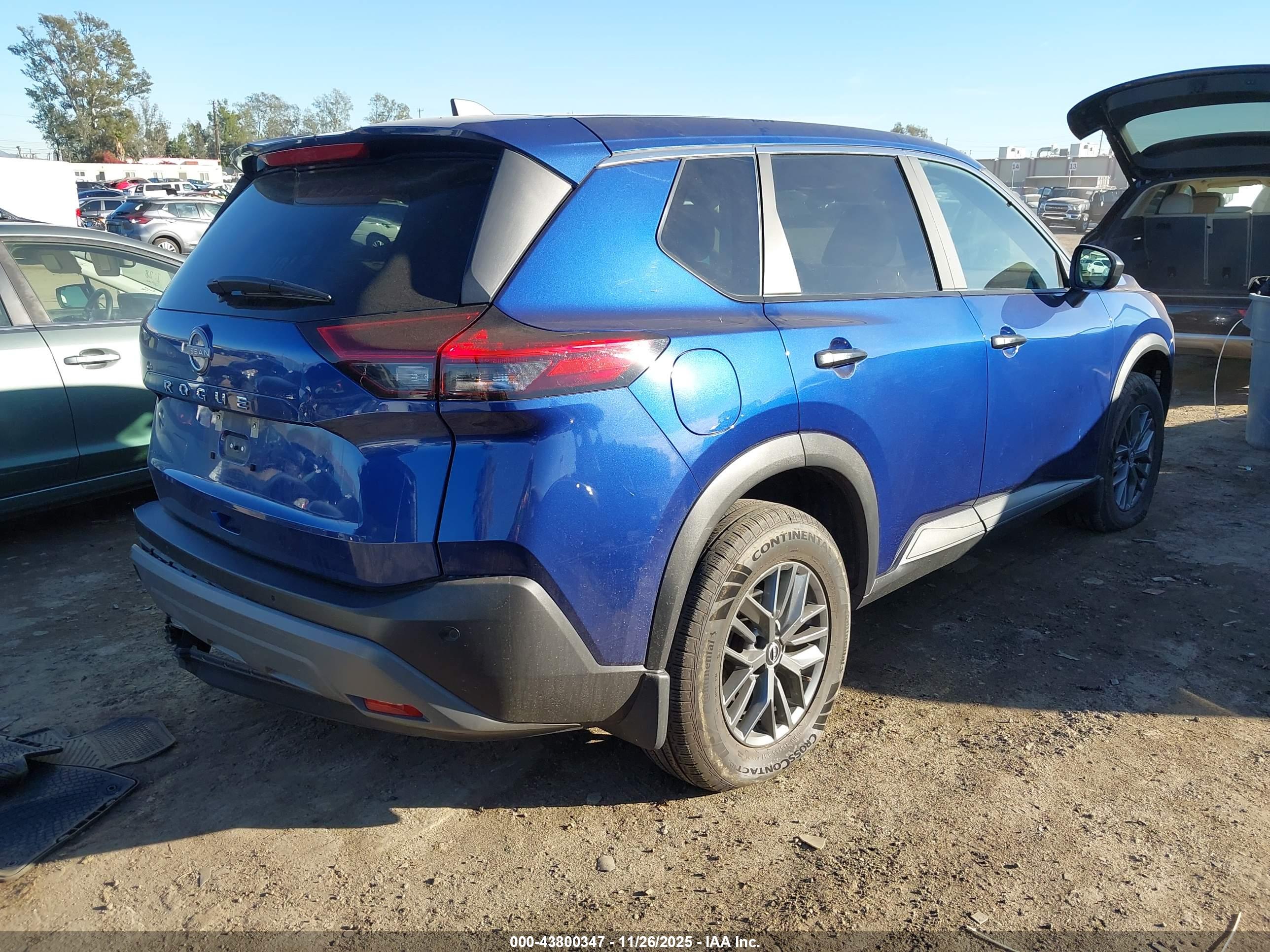 NISSAN ROGUE image 4