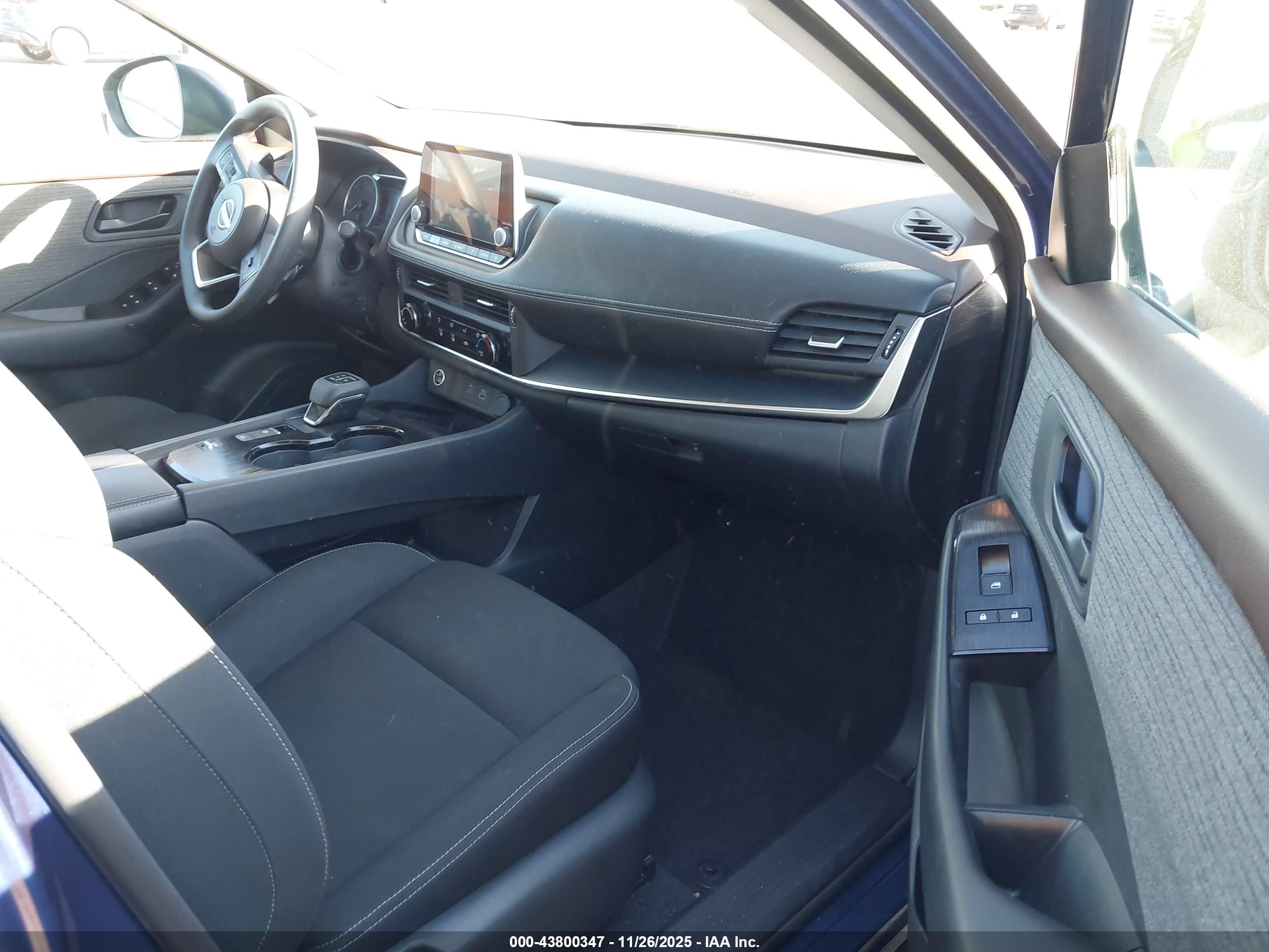 NISSAN ROGUE image 5