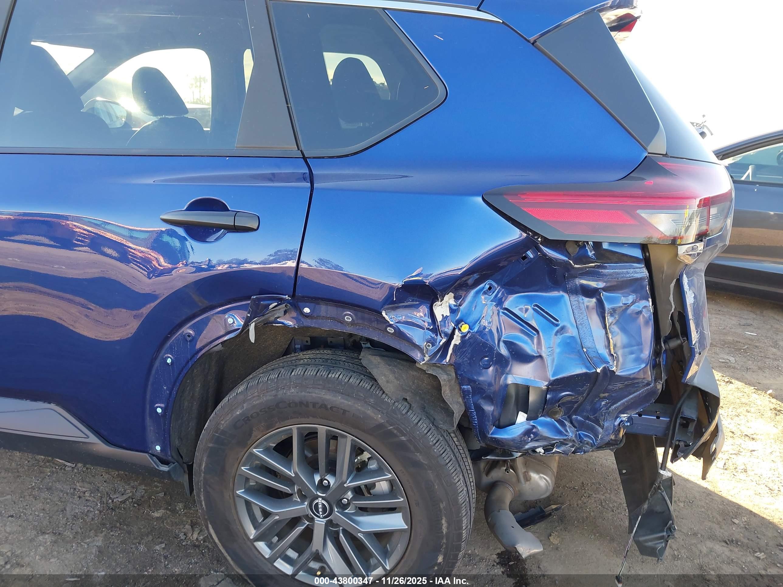 NISSAN ROGUE image 6