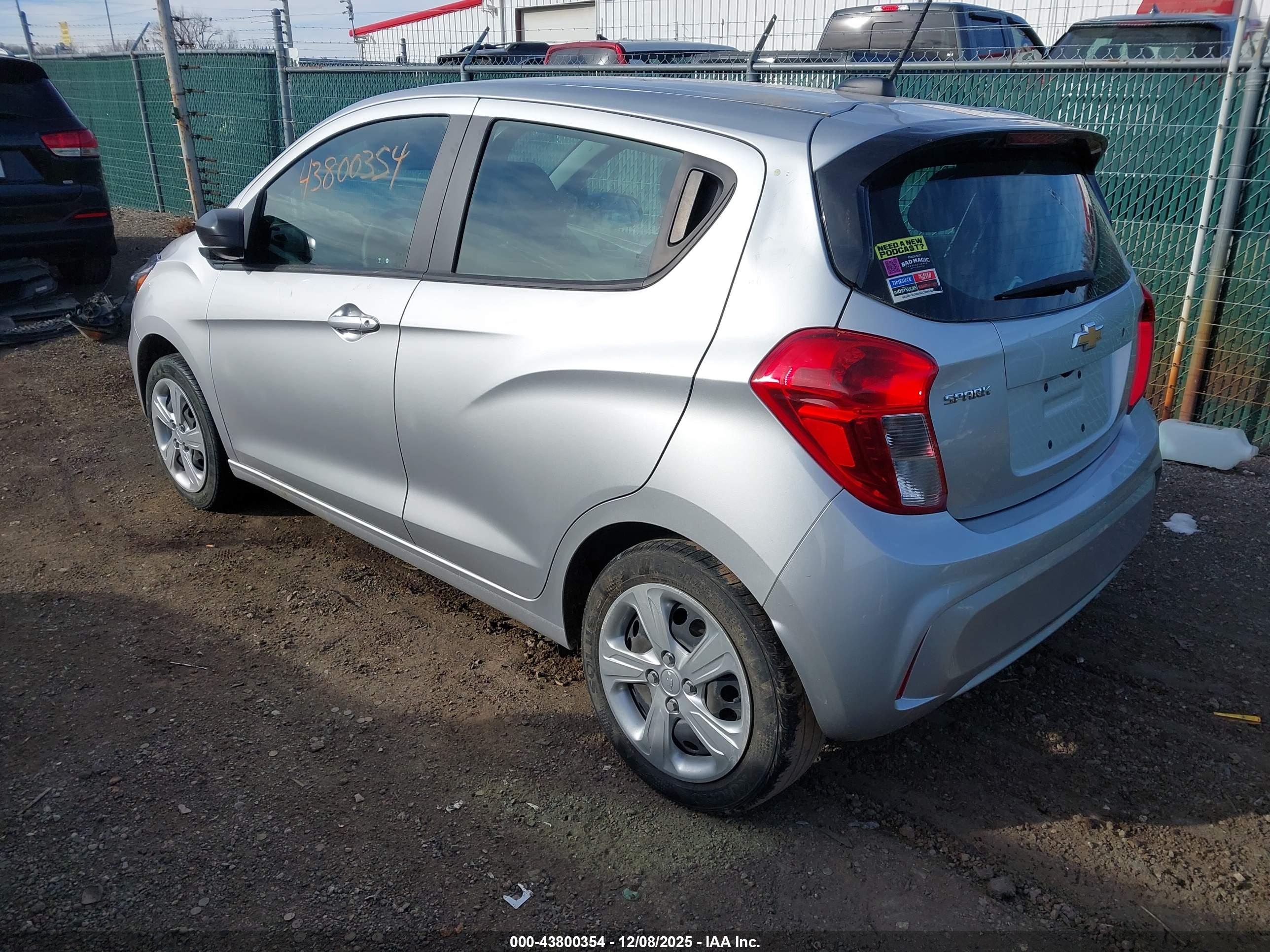 CHEVROLET SPARK image 3