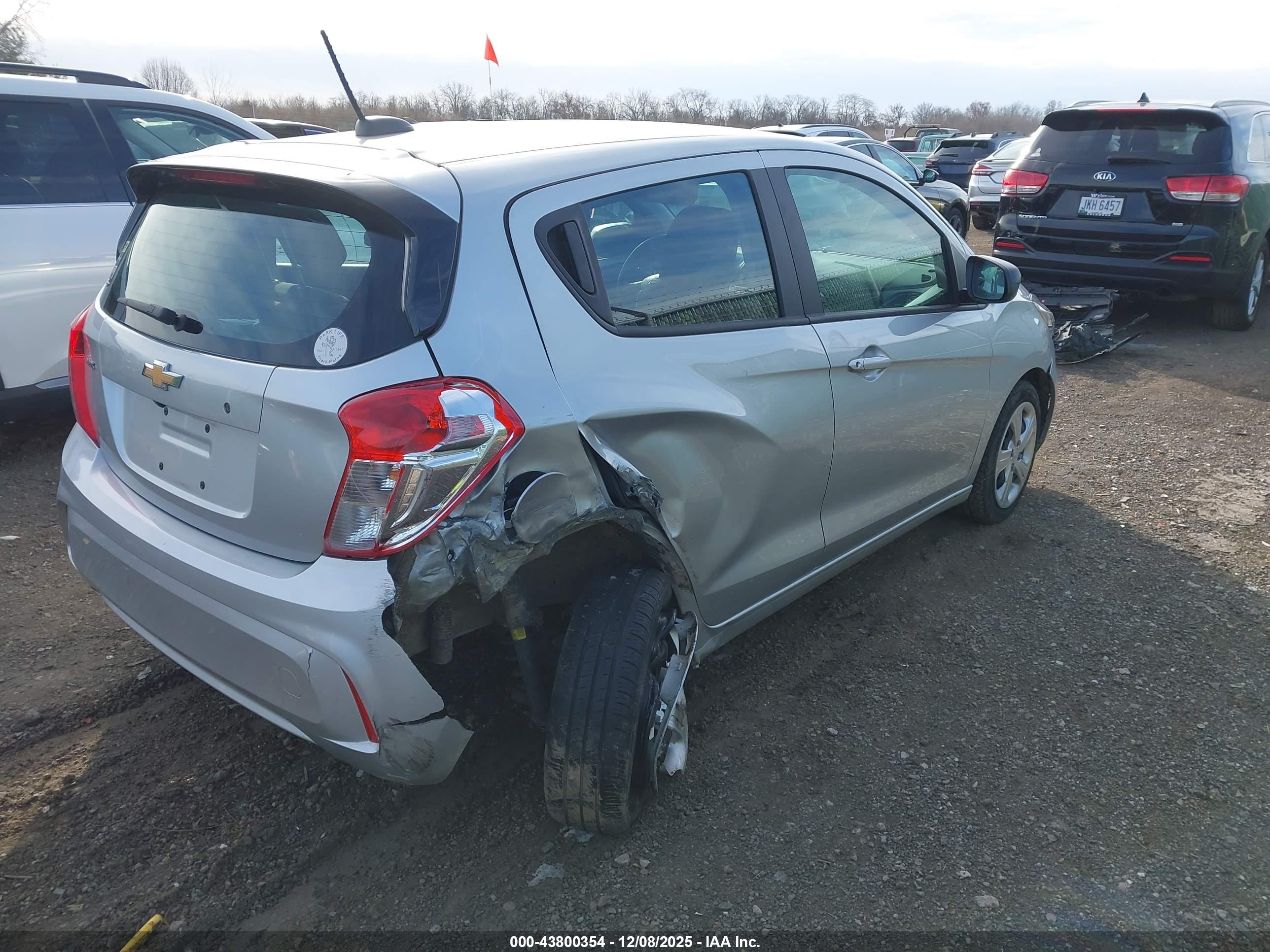 CHEVROLET SPARK image 4