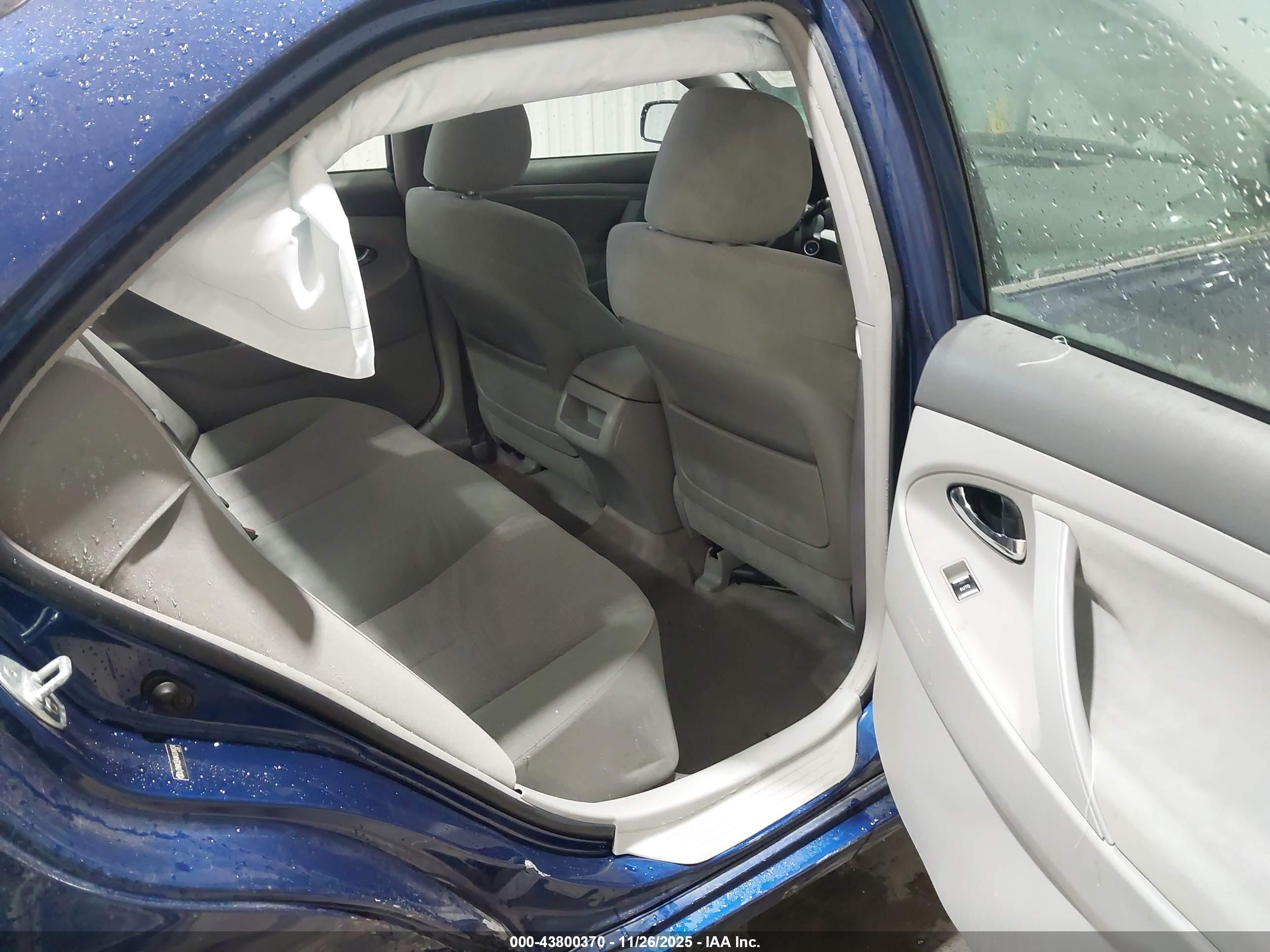TOYOTA CAMRY image 8