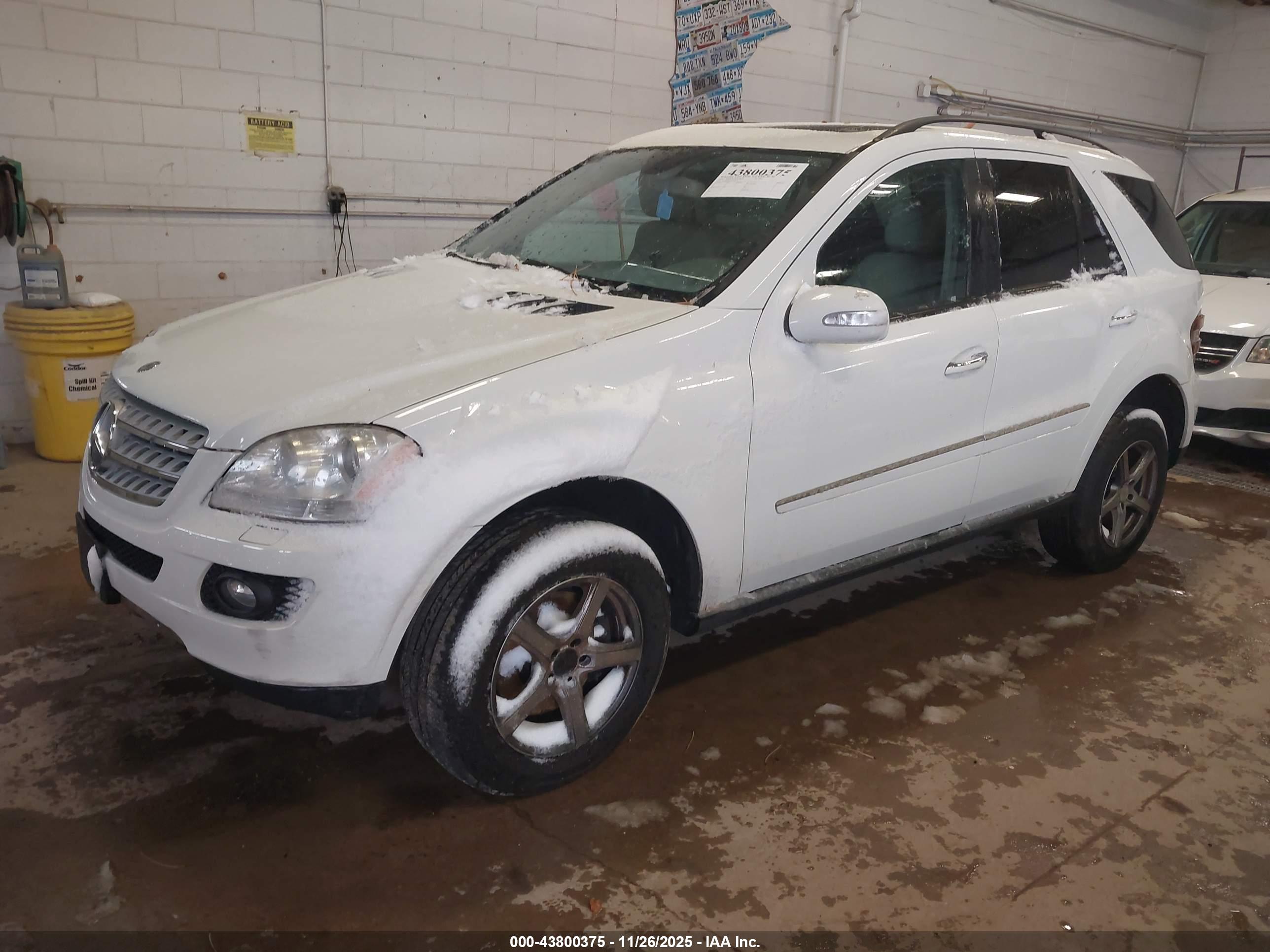MERCEDES-BENZ ML image 2
