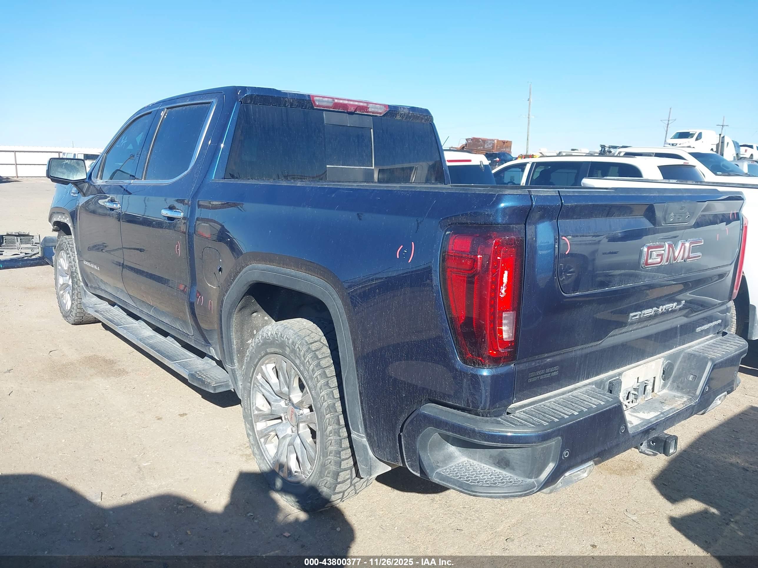 GMC SIERRA image 3