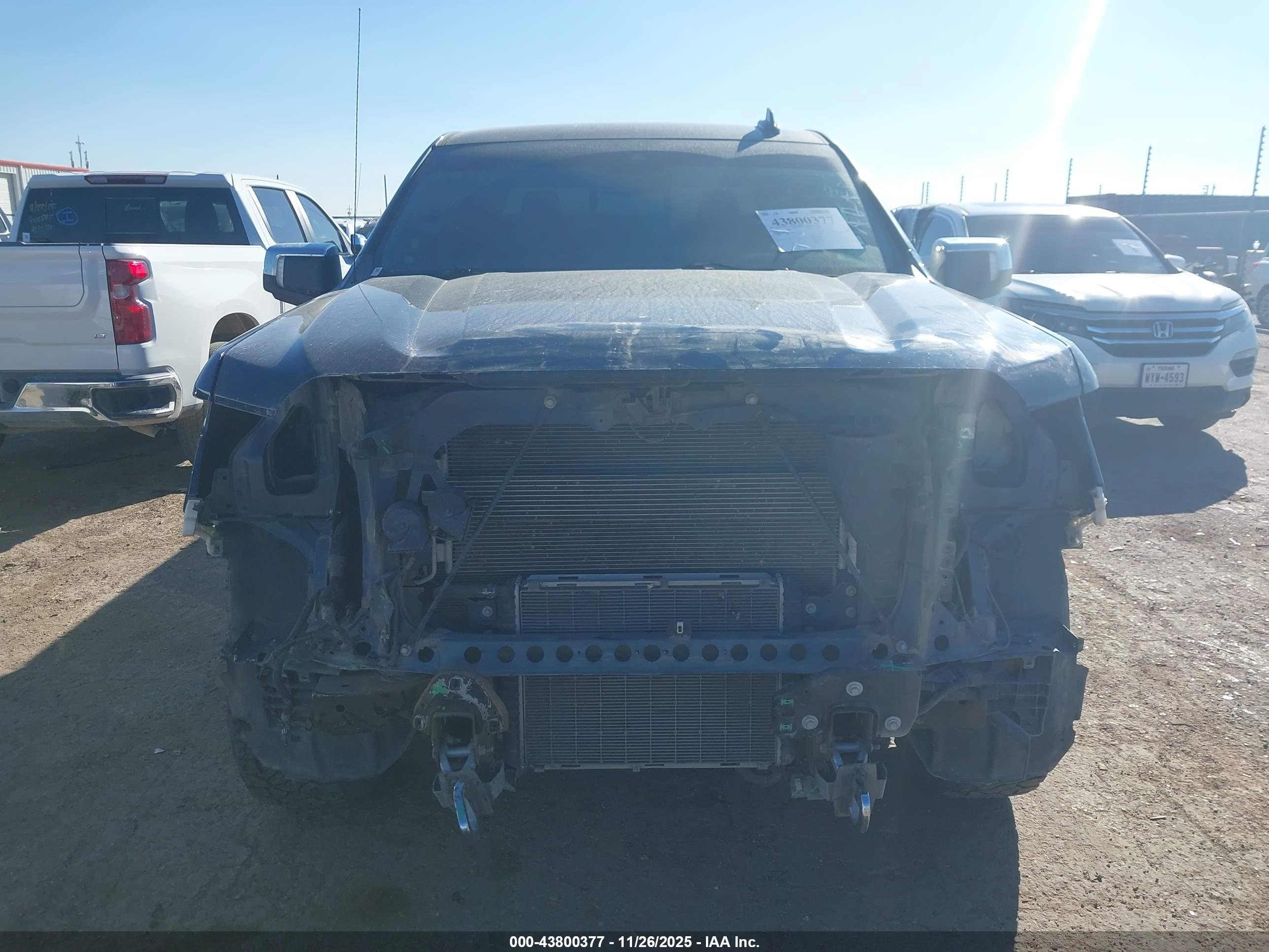 GMC SIERRA image 6