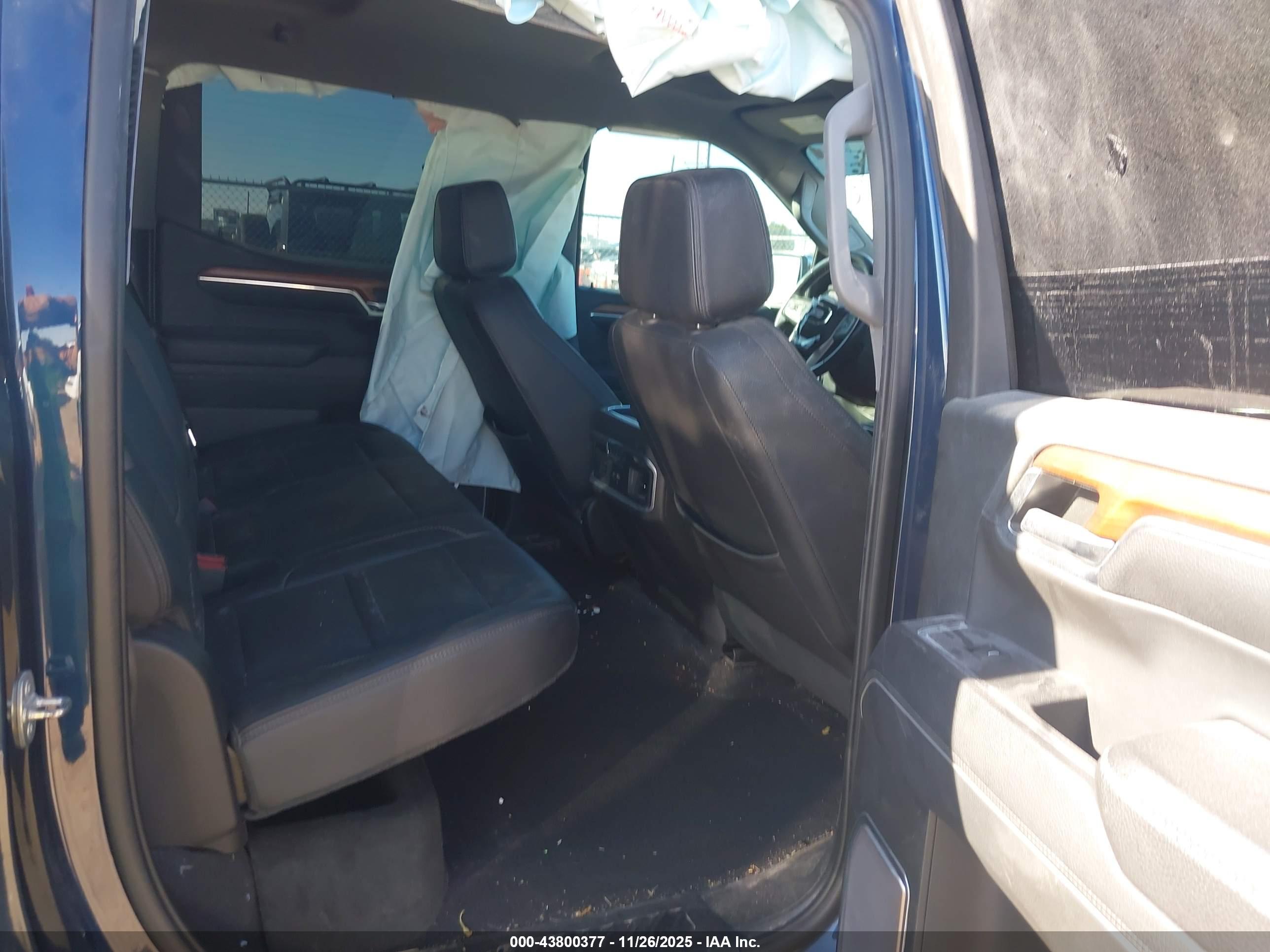GMC SIERRA image 8