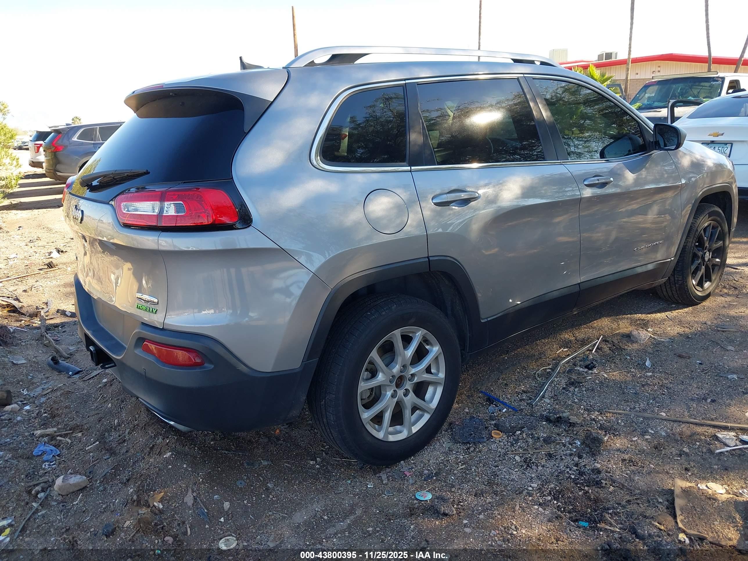 JEEP CHEROKEE image 4